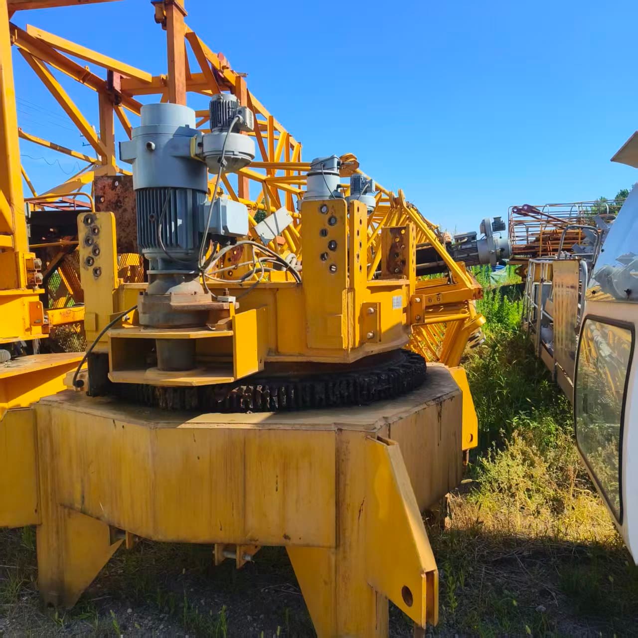 2019 Used CHUANJIAN 6515-8 Flat-Top Tower Crane 2