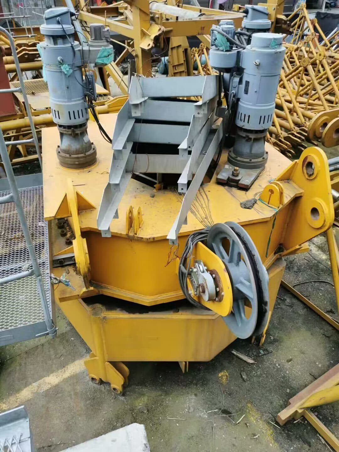 CHUANJIAN QTZ7052-25 Extra-Heavy Flat-Top Tower Crane 3
