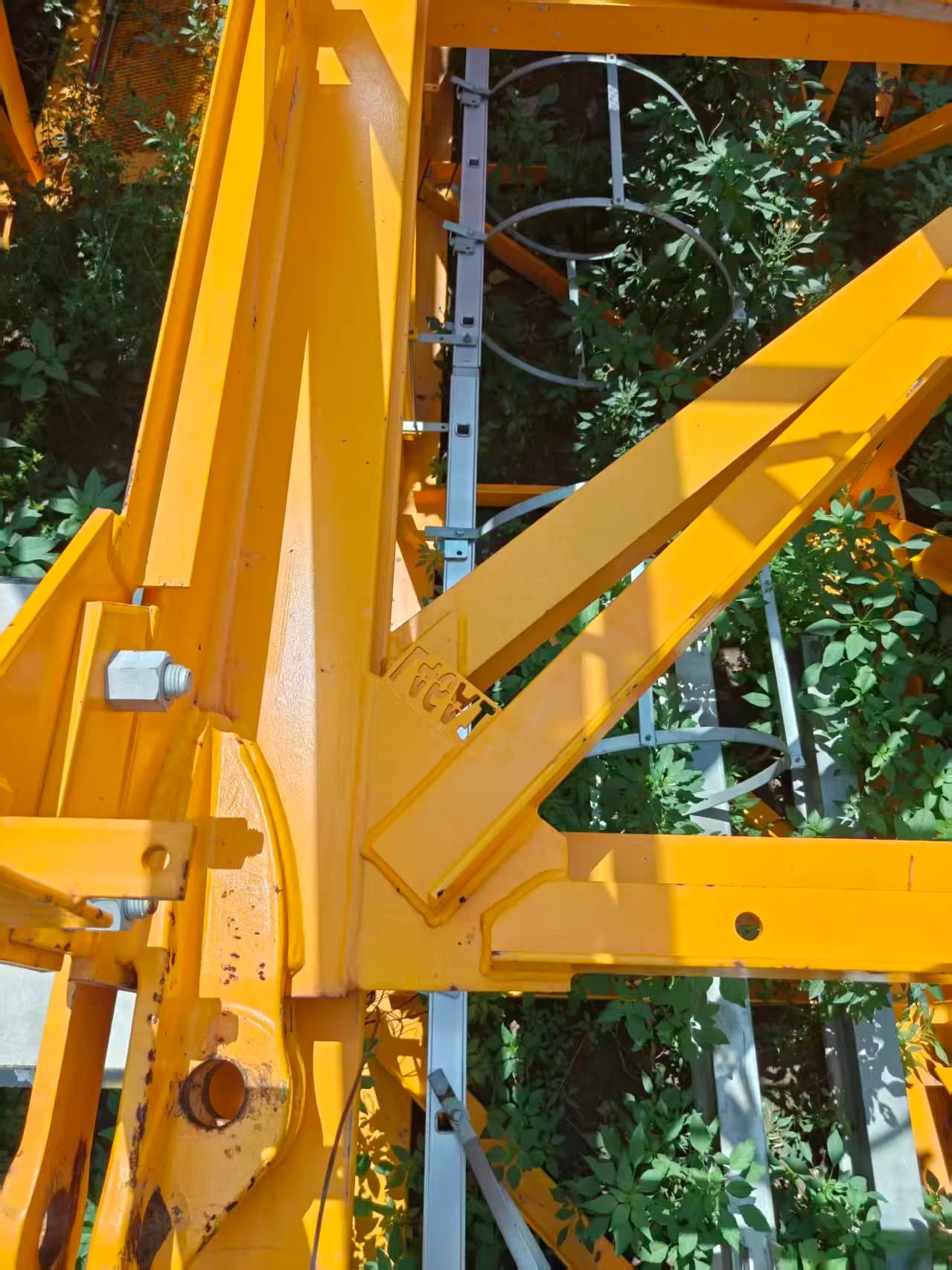 2020 Used DAHAN 6015-8 Flat-Top Tower Crane 2