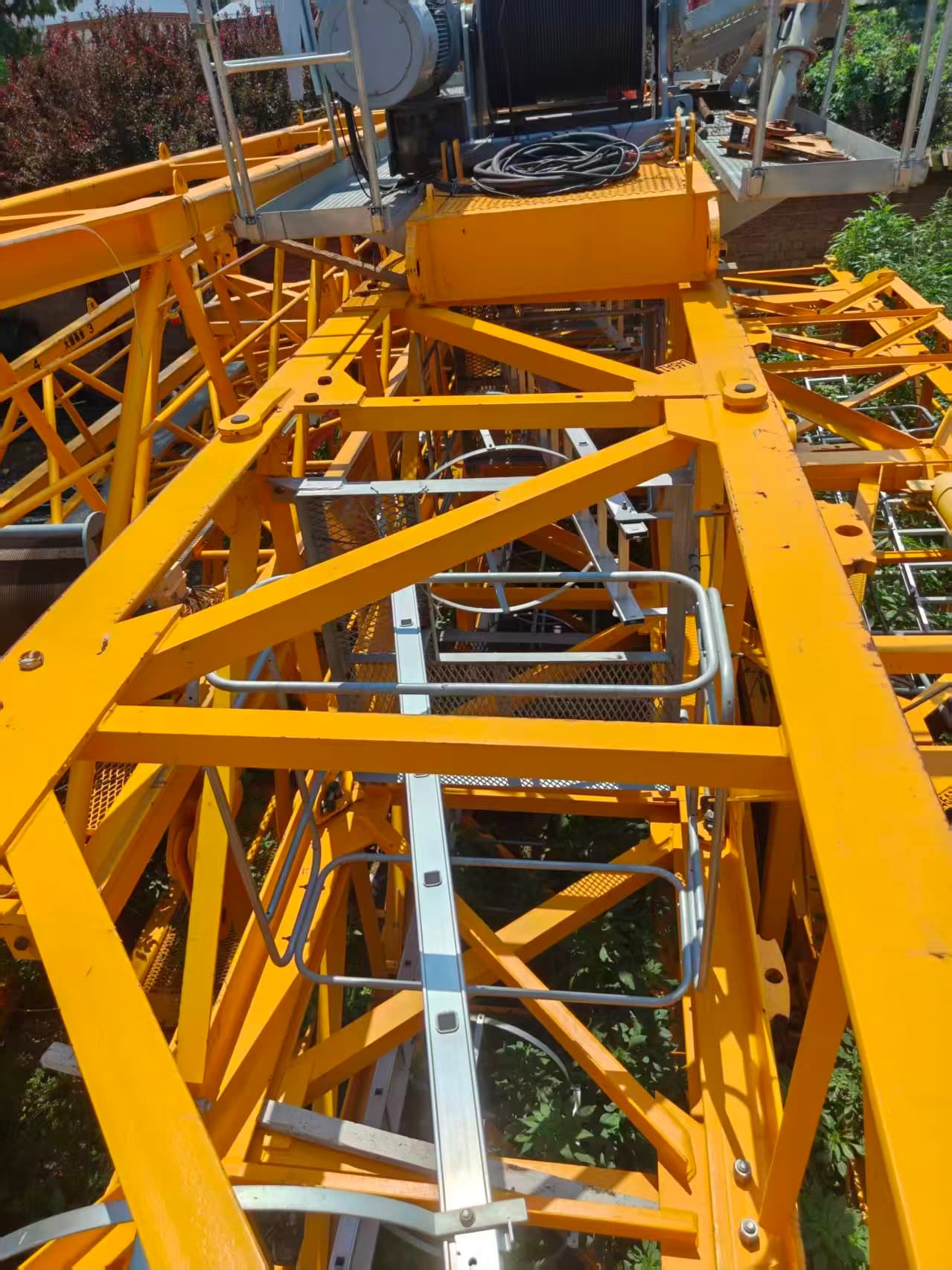 2020 Used DAHAN 6015-8 Flat-Top Tower Crane 4