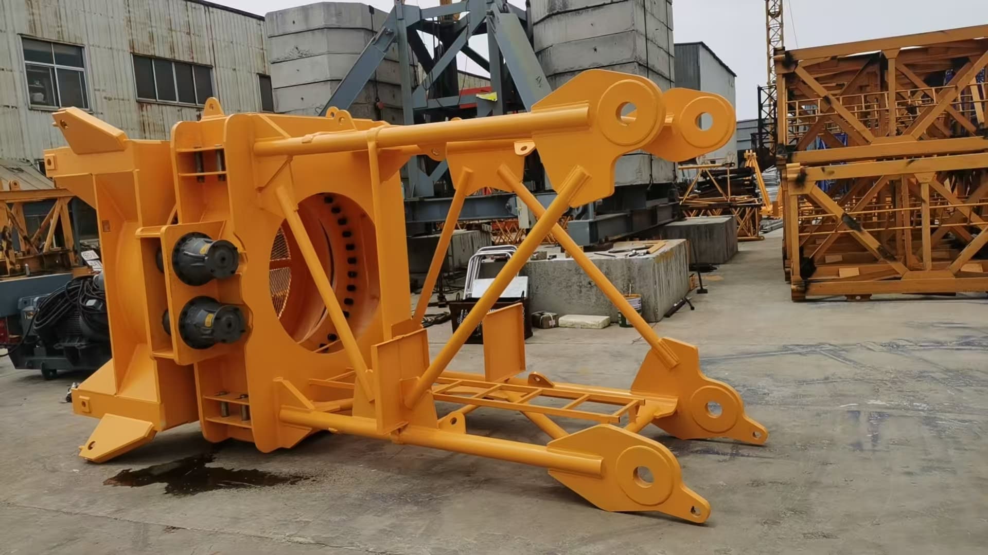 New China Brand 7015-10, 7022-12 and 7025-12 Flat-Top Tower Cranes 3