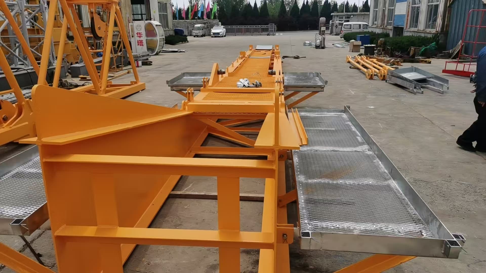 New China Brand 7015-10, 7022-12 and 7025-12 Flat-Top Tower Cranes 6