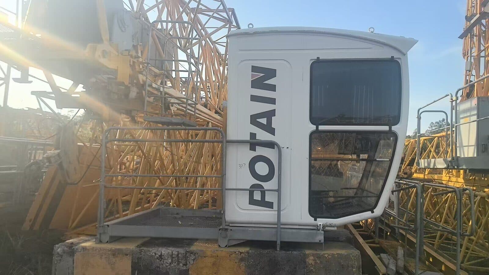 Potain MCT 138 Flat-Top Tower Crane
