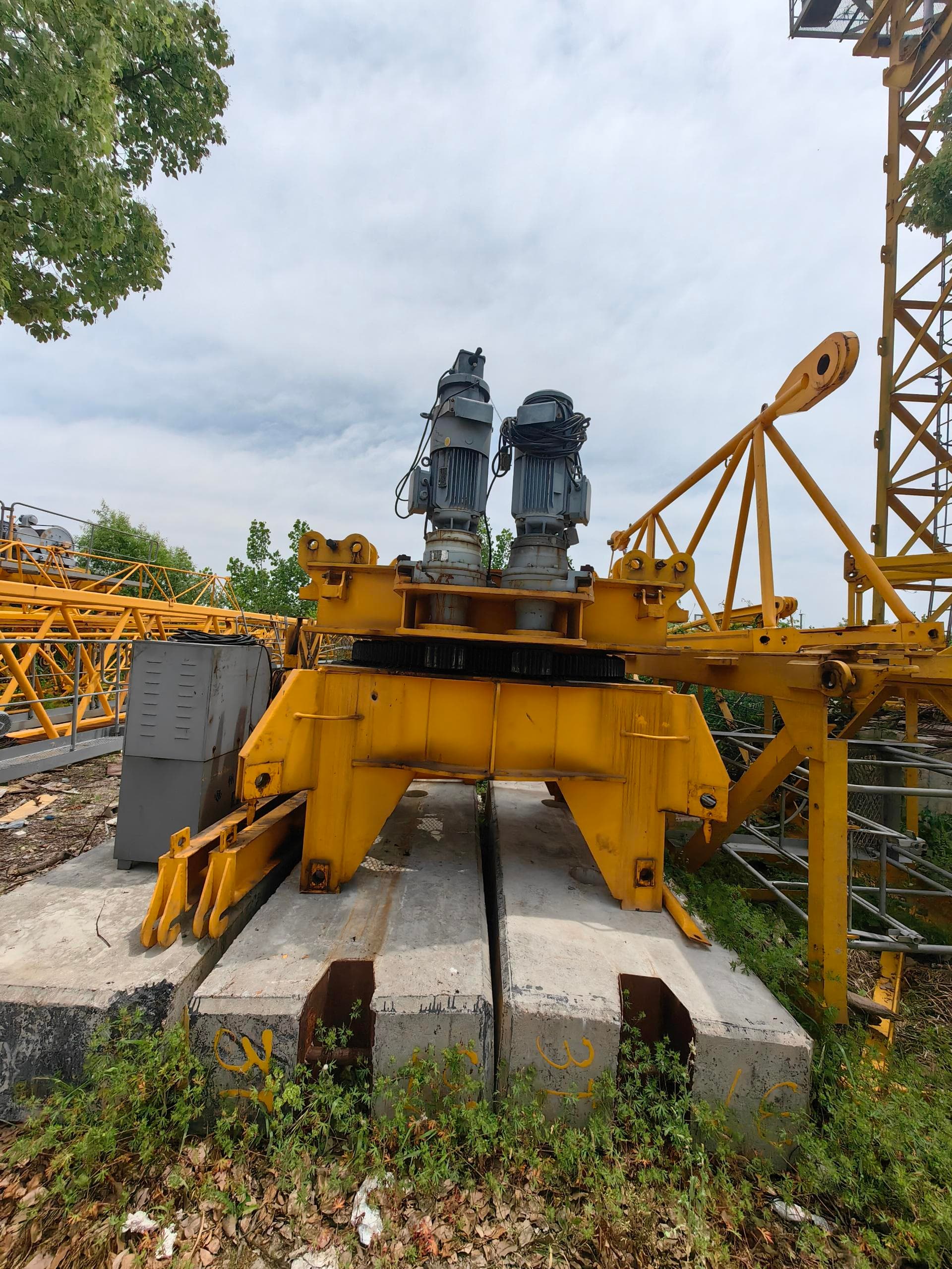 2021 Used TIANYUN 6513-10 Flat-Top Tower Crane 17