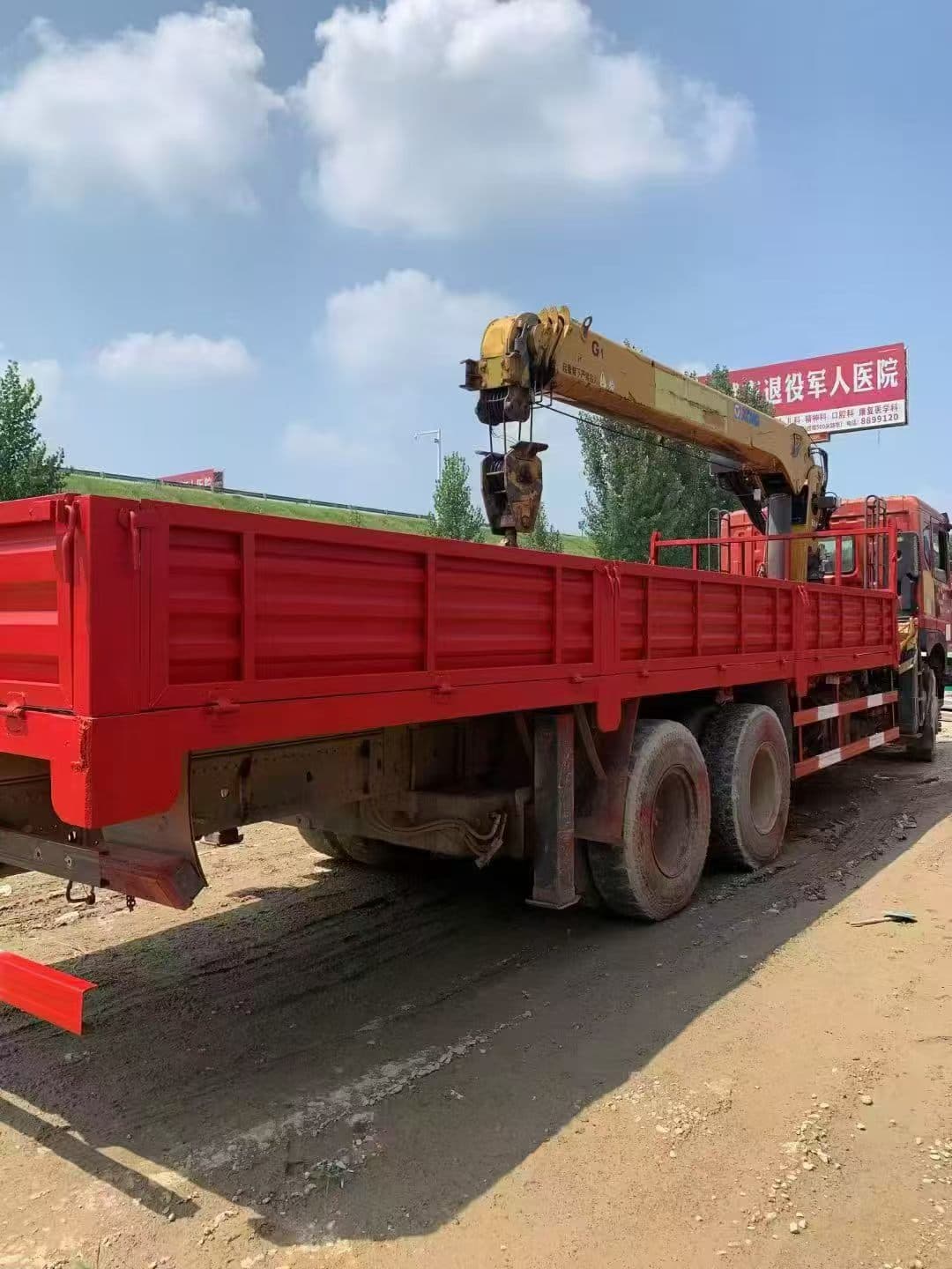 January 2020 Used XCMG 12t G-Series Long-Boom Truck-Mounted Crane