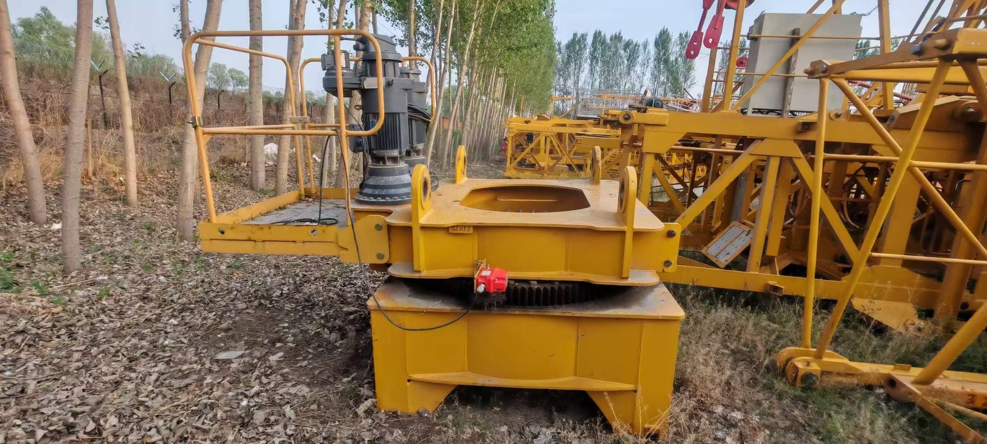 2021 Used XCMG 6515-10 Flat-Top Tower Crane 2