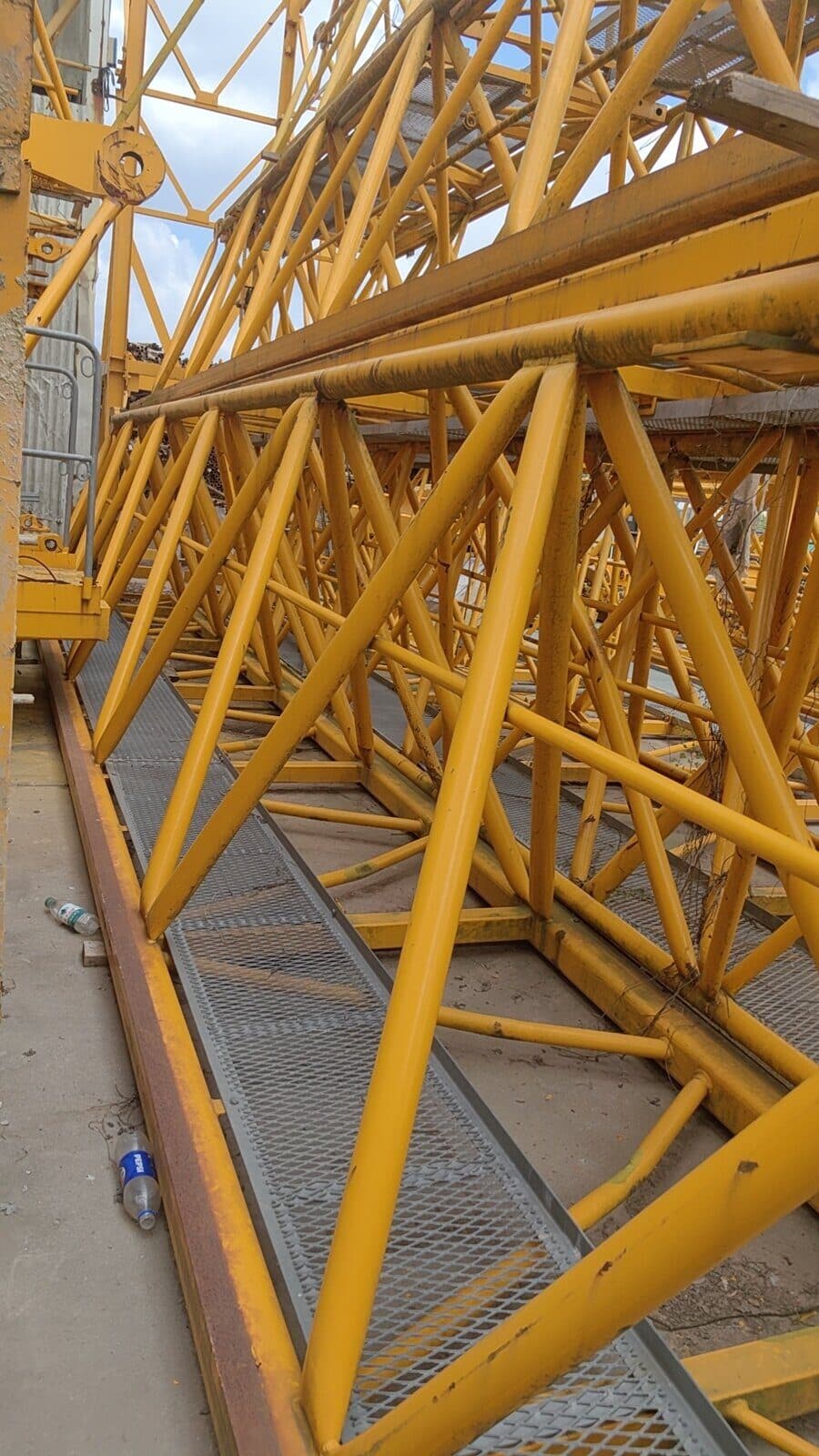 YONGMAO STT200-12 Flat-Top Tower Crane