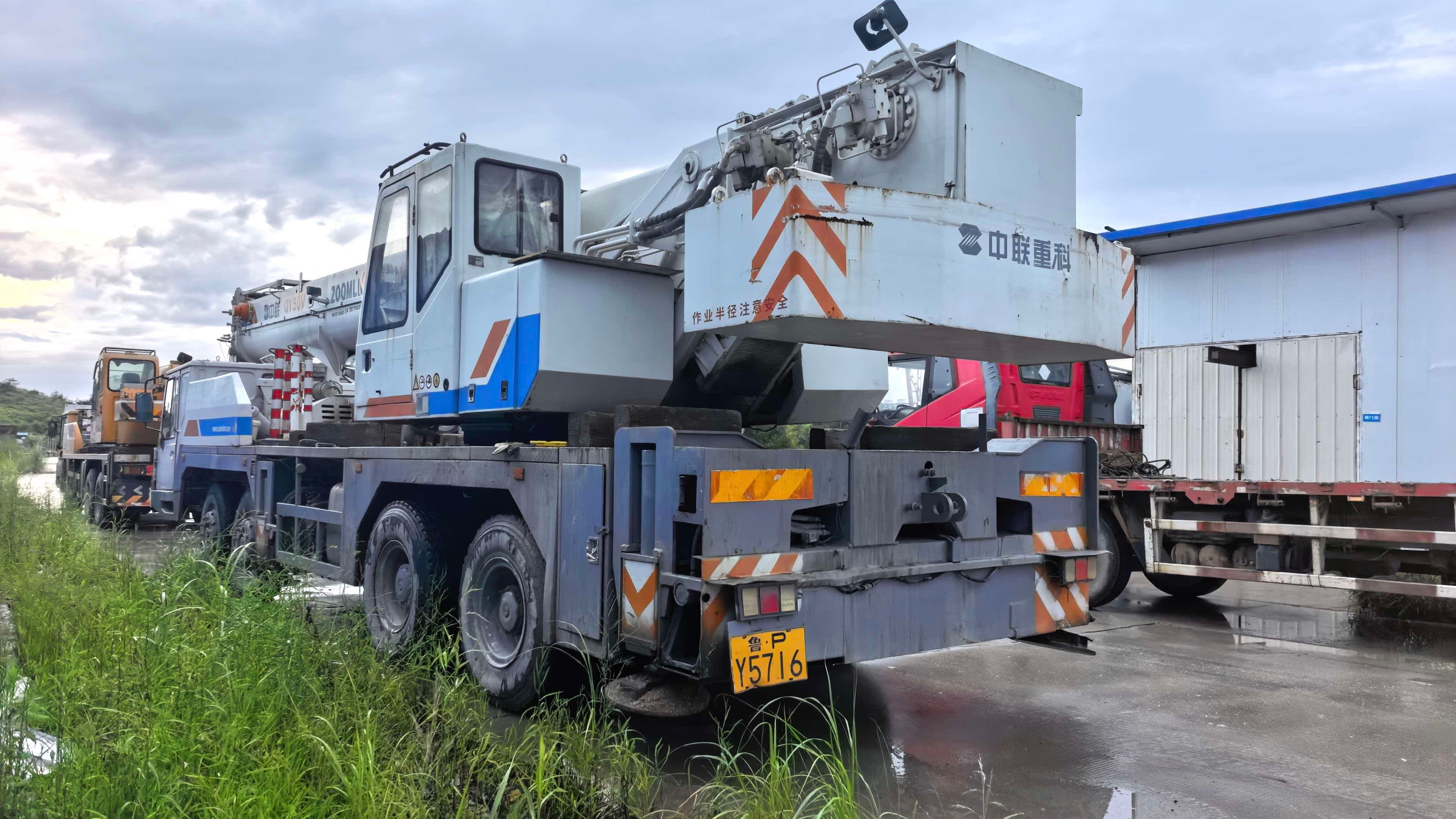 2013 Used ZOOMLION QY50V5 50 Ton Truck Crane 3