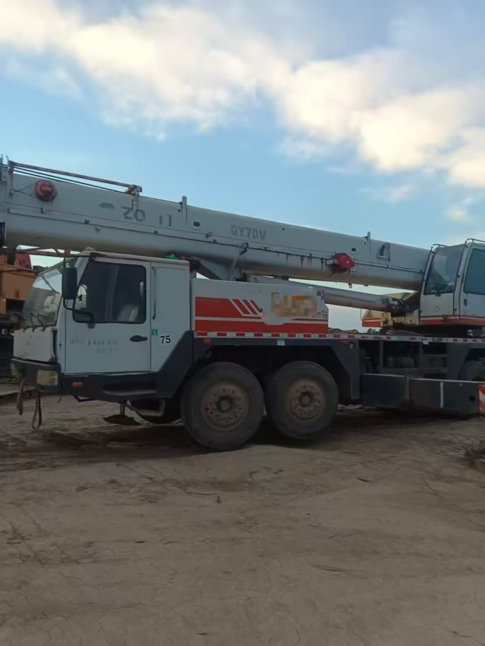2010 Used ZOOMLION QY70V5 70 Ton Truck Crane 5