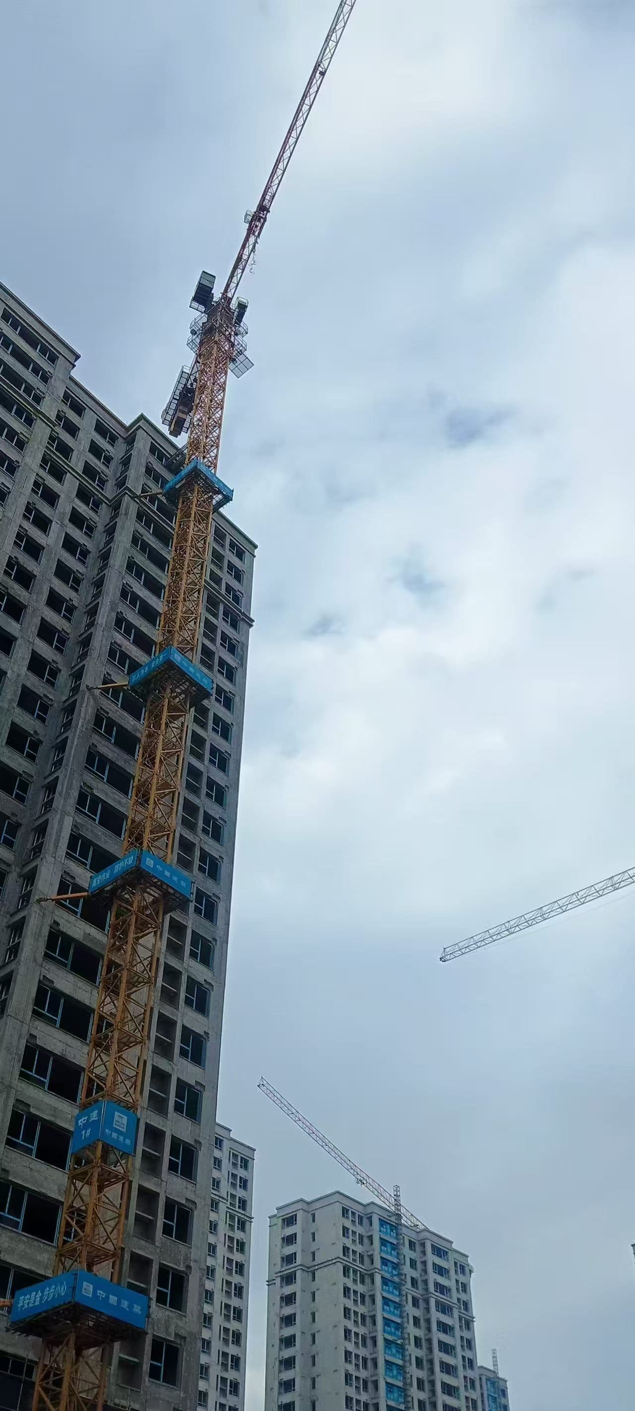 2021 Used ZOOMLION WA6015-8 Flat-Top Tower Crane 3