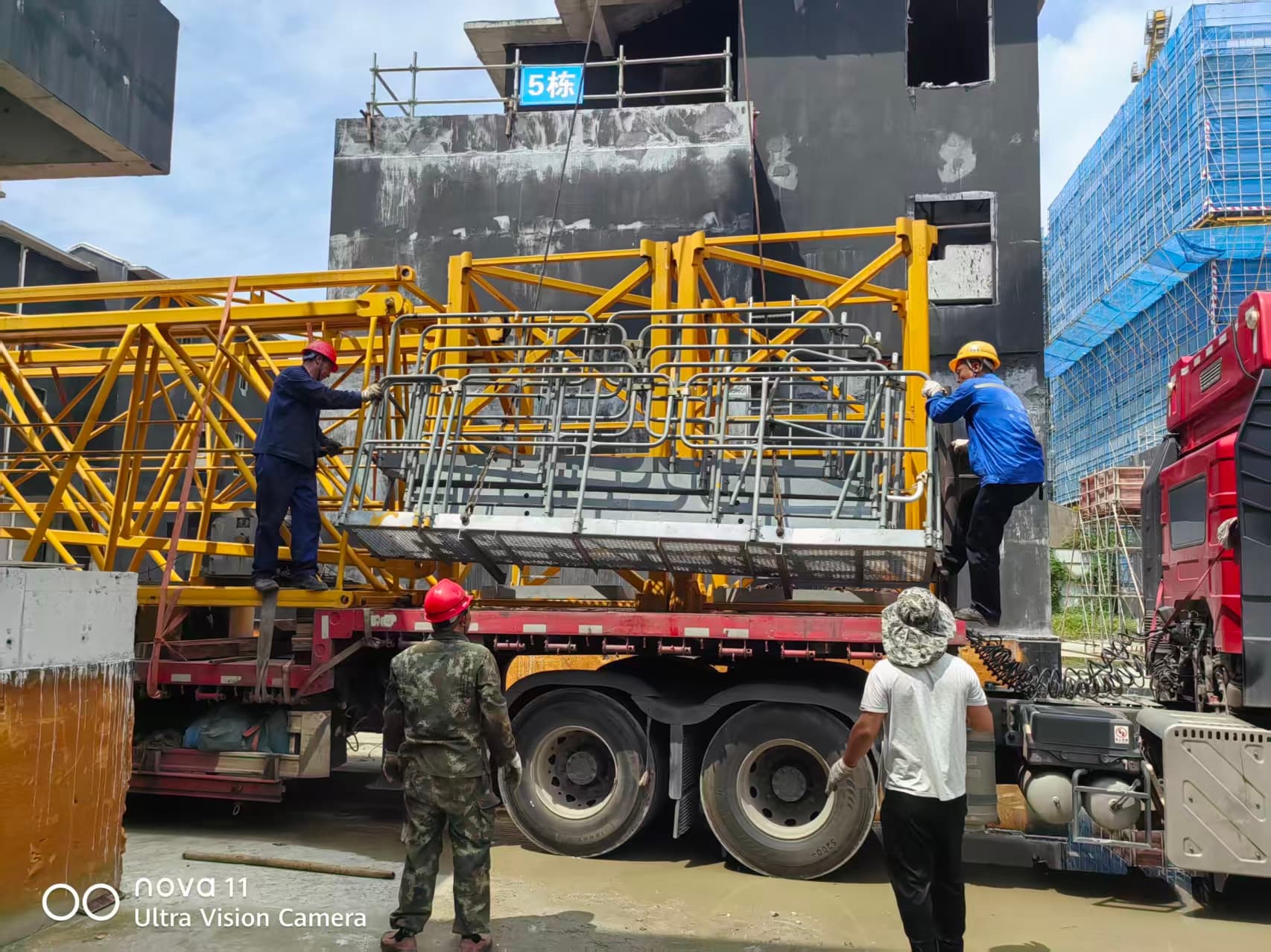 2021 Used ZOOMLION WA6017-10B Flat-Top Tower Crane 2