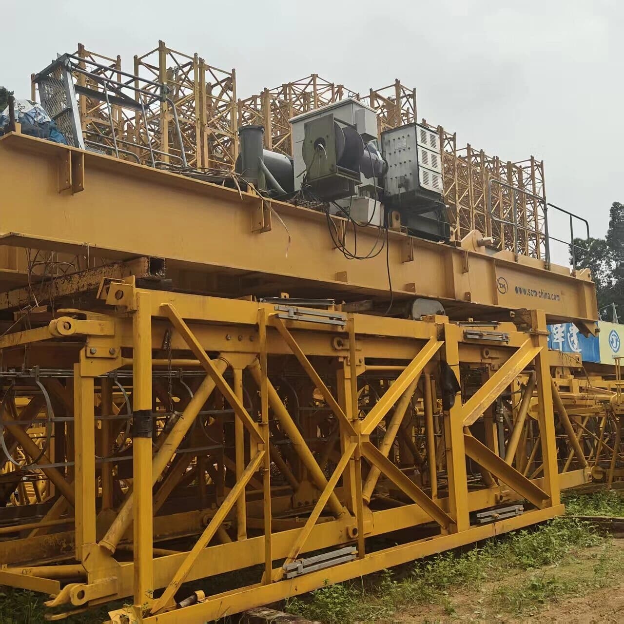 SCM QTZ7527-18 Heavy-Duty Flat-Top Tower Crane 6