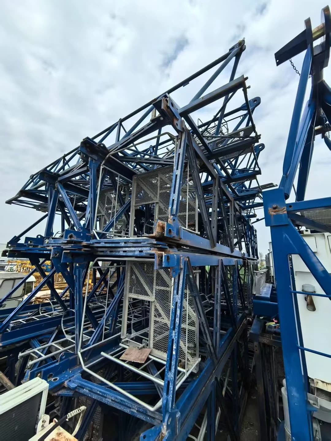 Used COMANSA 7427-18 (21CM335) Flat-Top Tower Crane 2