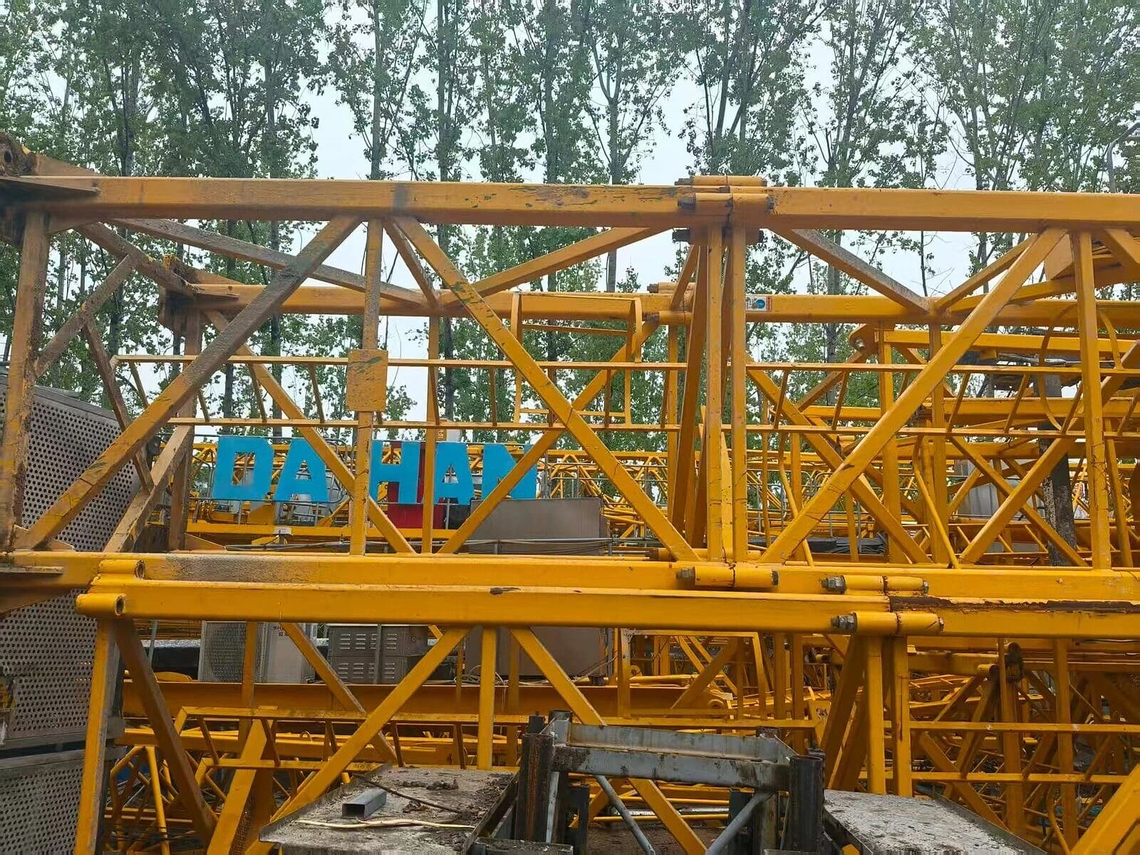 DAHAN QTZ5013-5 Flat-Top Tower Crane 1