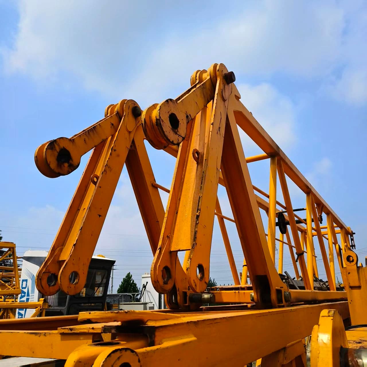 Used DAHAN 6516-8 Flat-Top Tower Crane 3