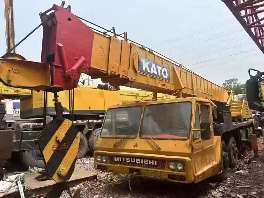 Used KATO 50 Ton Truck Crane 2
