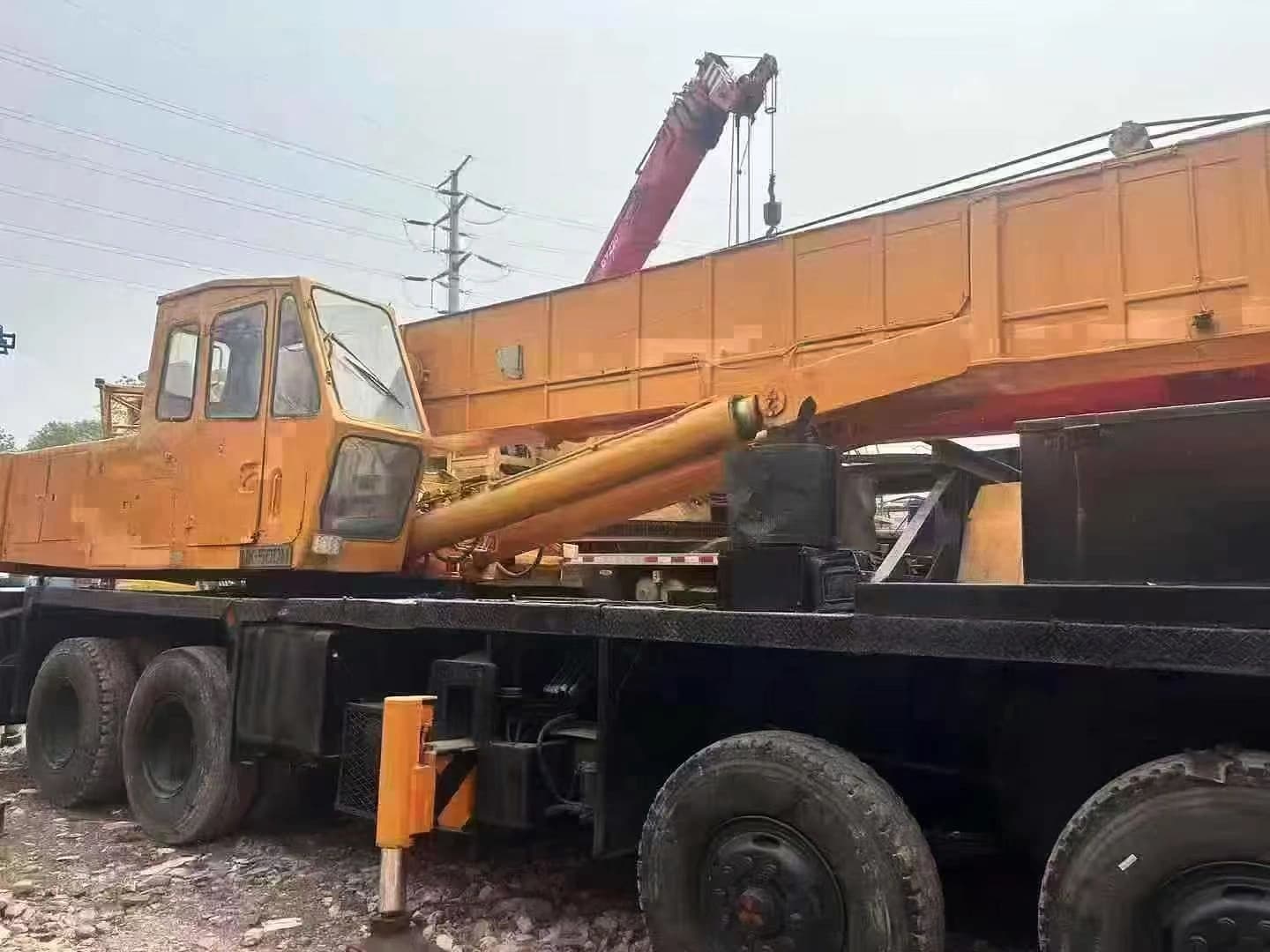 Used KATO 50 Ton Truck Crane 3