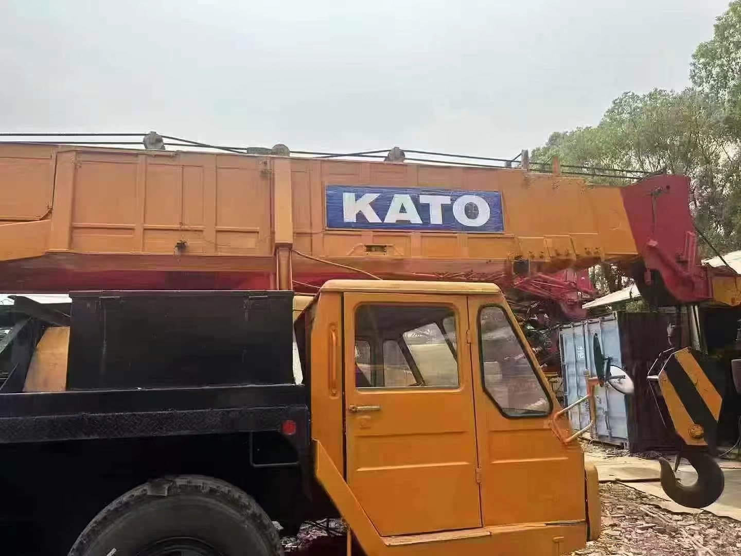 Used KATO 50 Ton Truck Crane 4