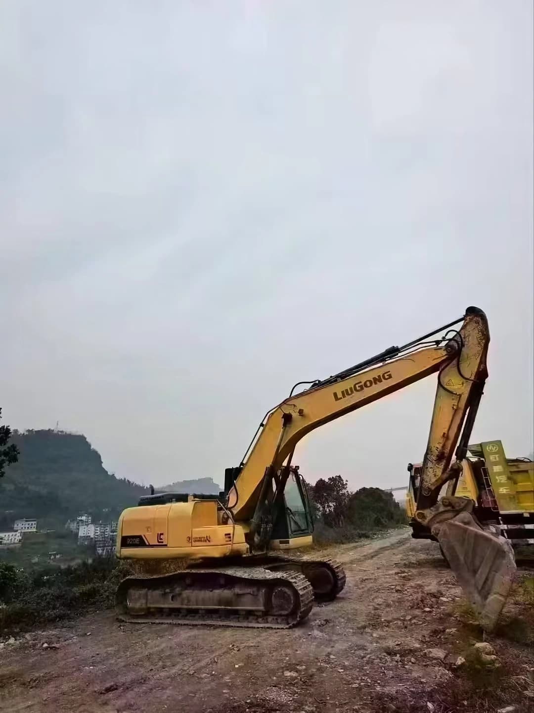 Used LIUGONG 920 Excavator 5