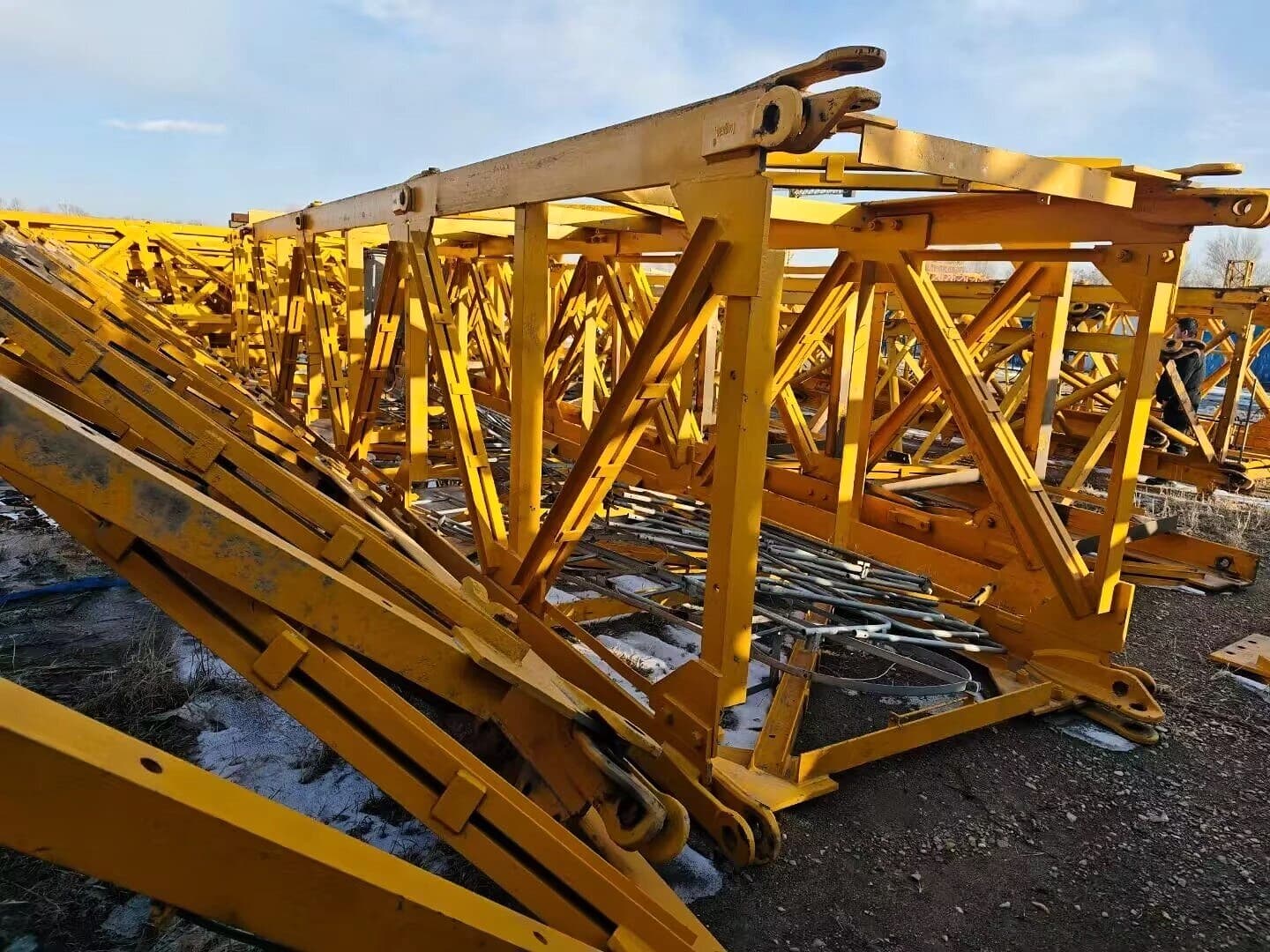 YONGMAO STT200-10T Flat-Top Tower Crane 2