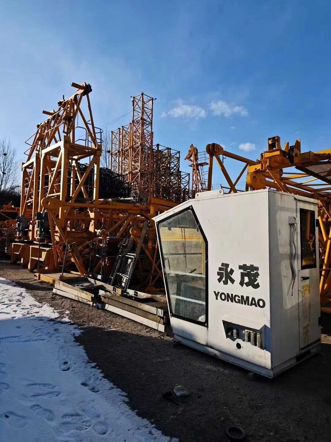 YONGMAO STT200-10T Flat-Top Tower Crane 5