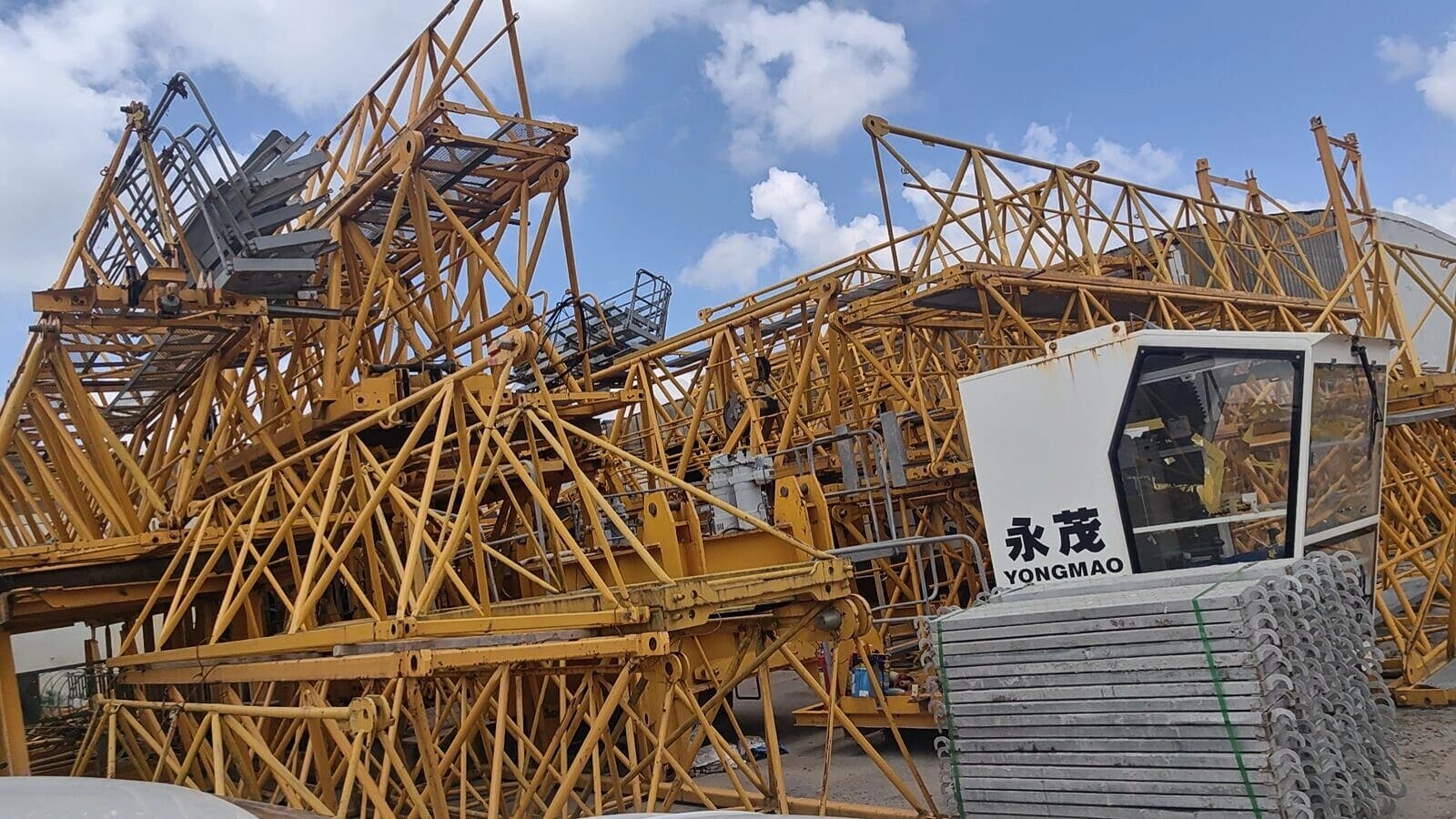 YONGMAO STT200-12 Flat-Top Tower Crane 8