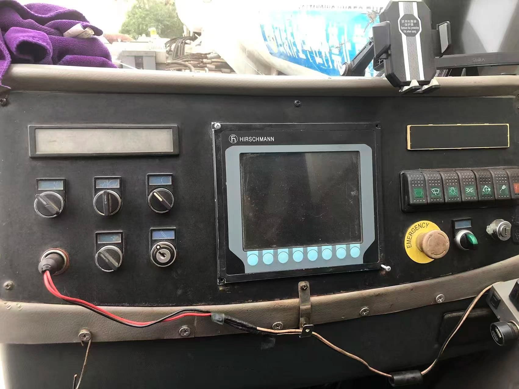 Used ZOOMLION 220 Ton Truck Crane 4