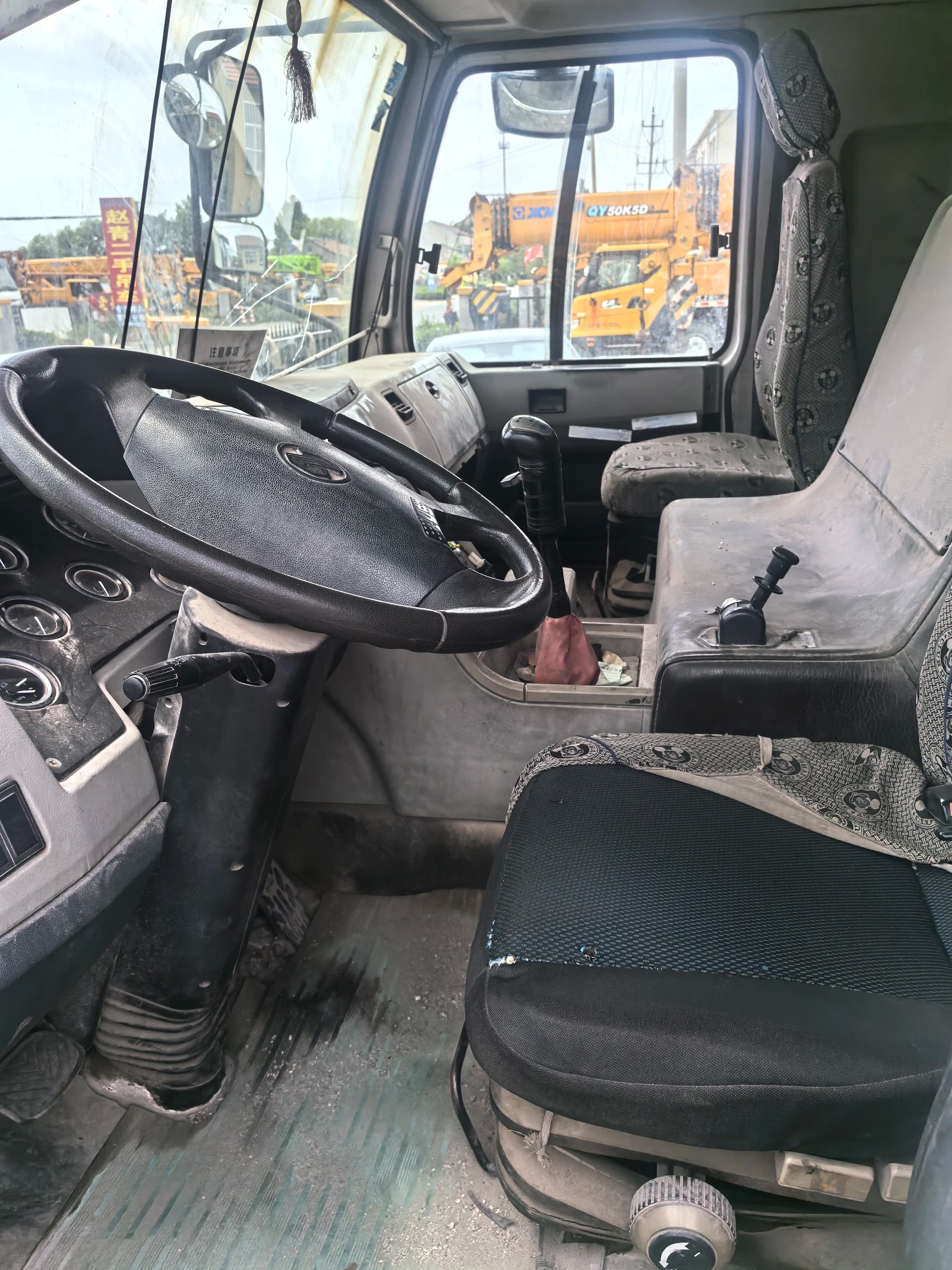 Used ZOOMLION 50 Ton Truck Crane 7