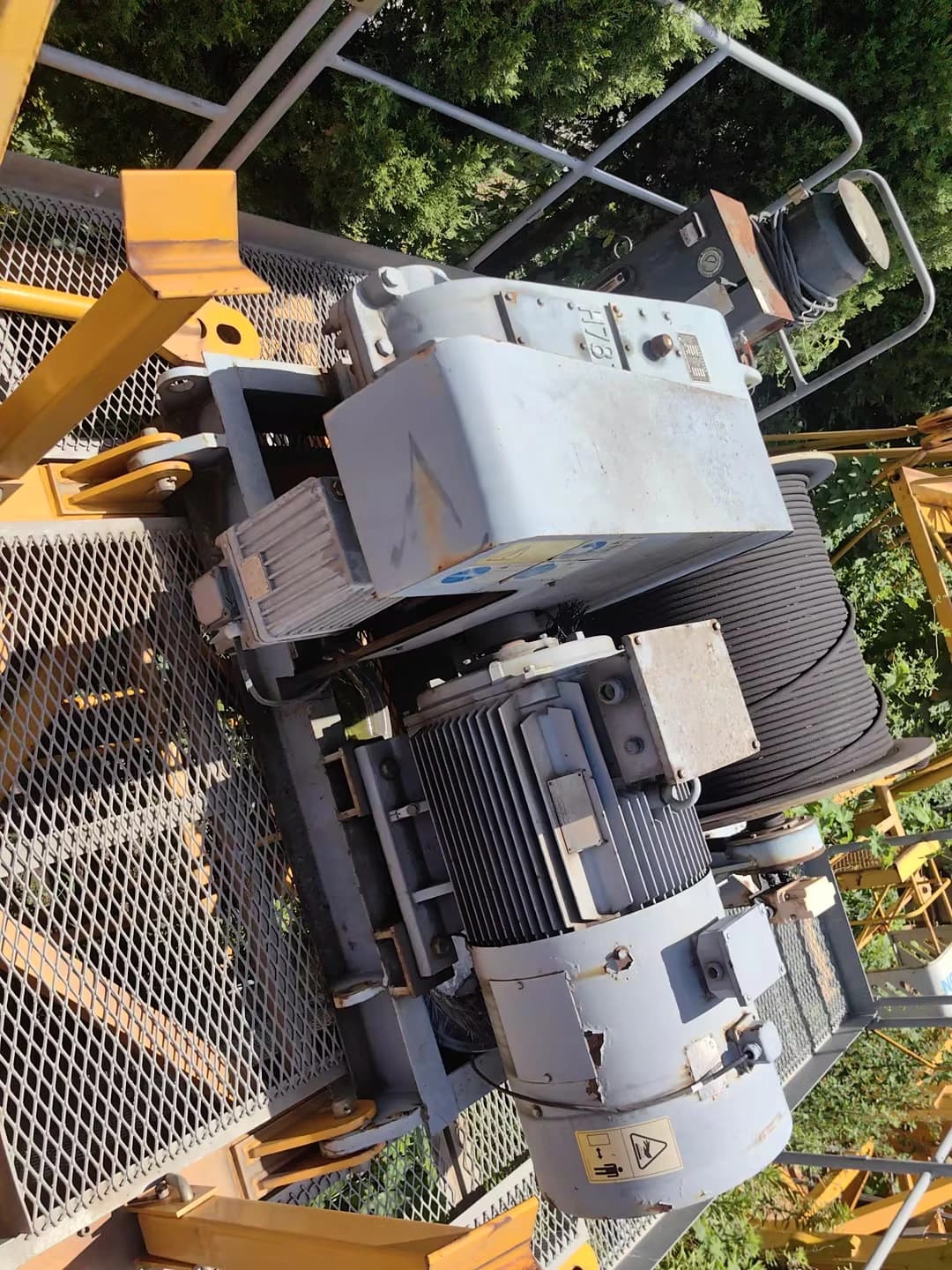 Used ZOOMLION T702-10E Flat-Top Tower Crane 13