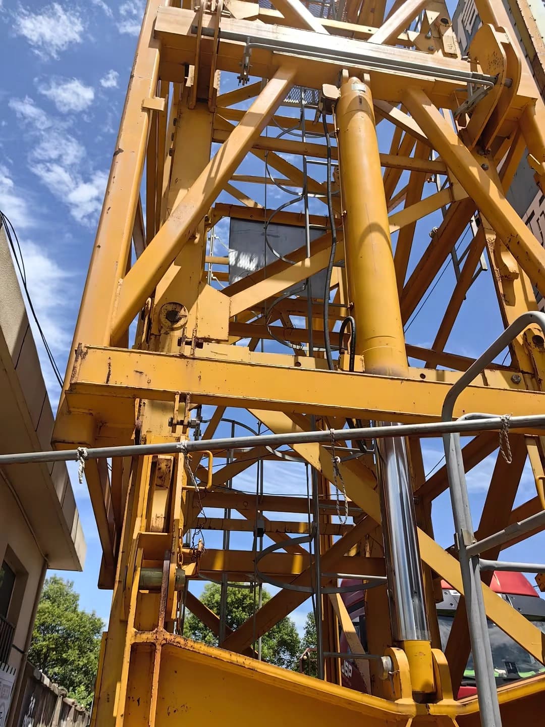 Used ZOOMLION T702-10E Flat-Top Tower Crane 19