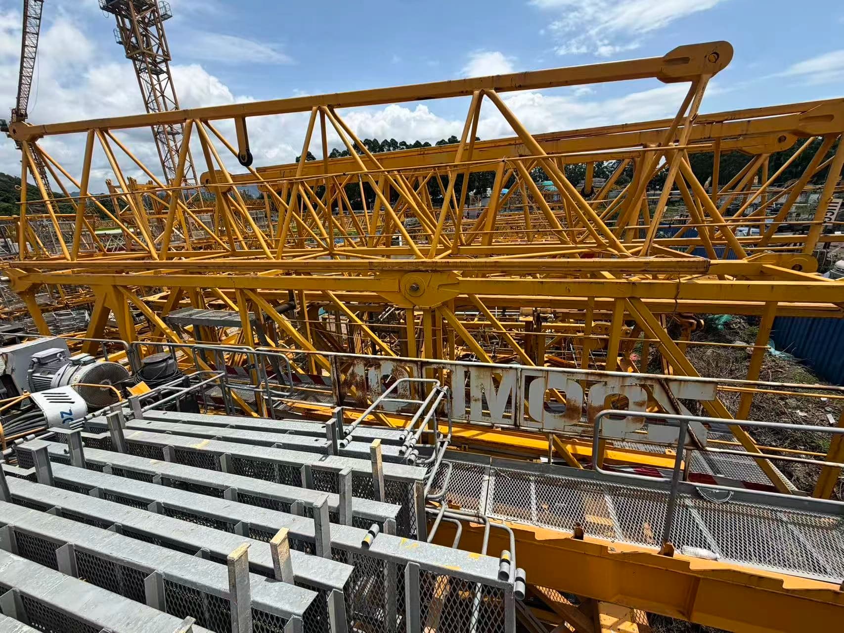 ZOOMLION T7525-16D Used Flat-Top Tower Crane 3