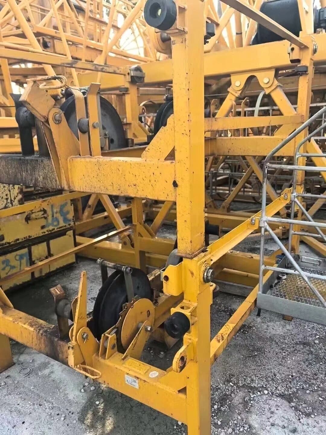 ZOOMLION W350-16 Large Flat-Top Tower Crane 2