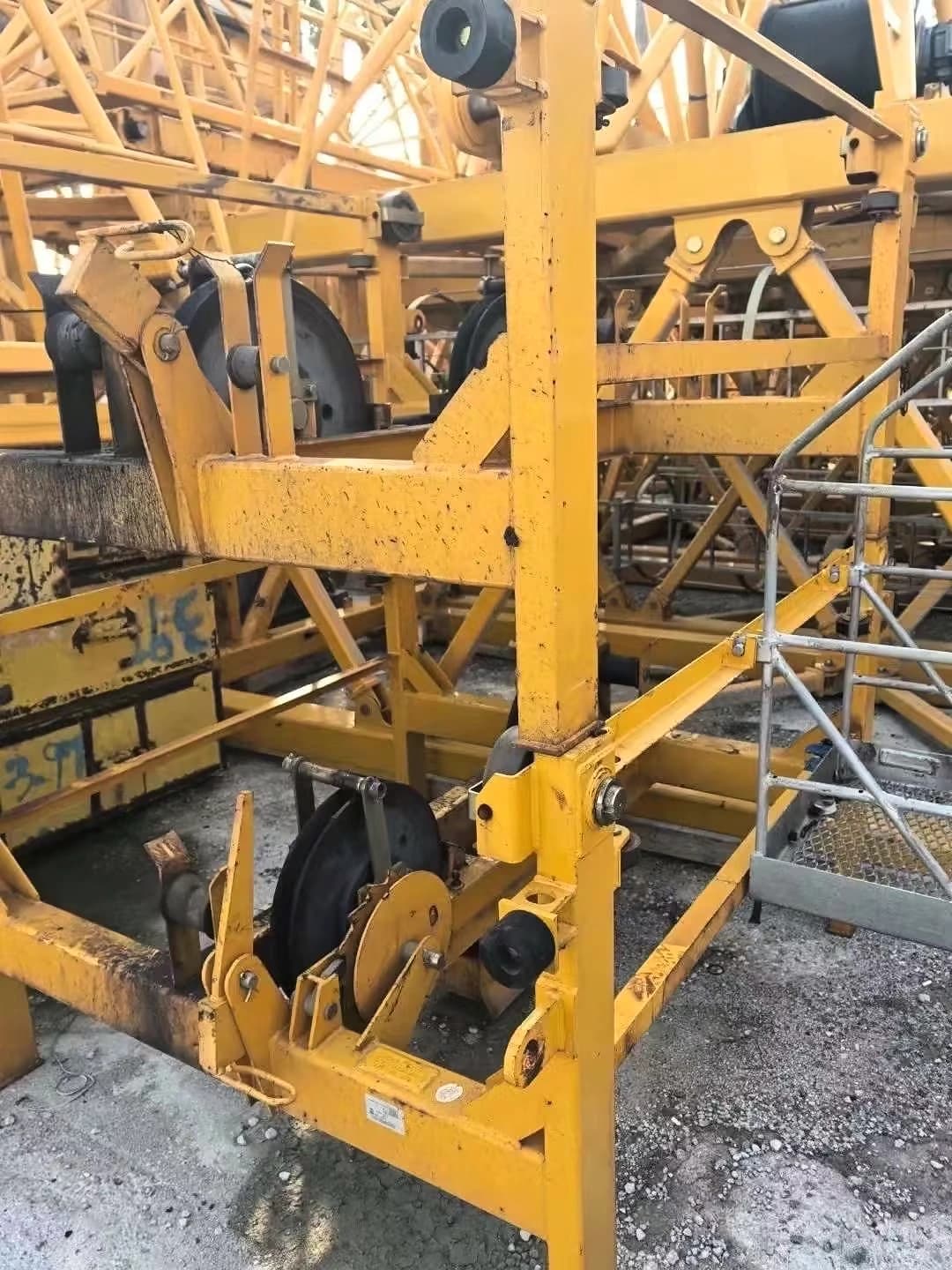 Used ZOOMLION W350-20HA Large Flat-Top Tower Crane 4