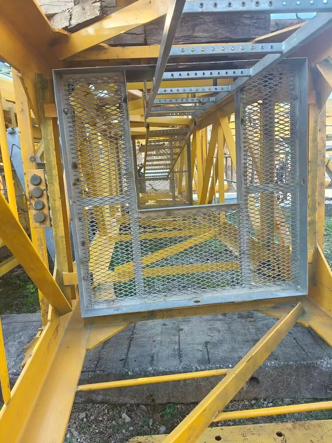 ZOOMLION W6013-6F Flat-Top Tower Crane 6