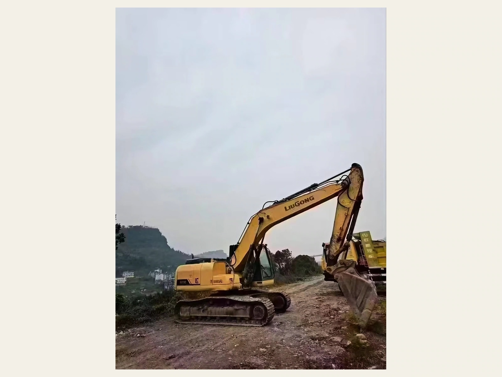 Used LIUGONG 920 Excavator