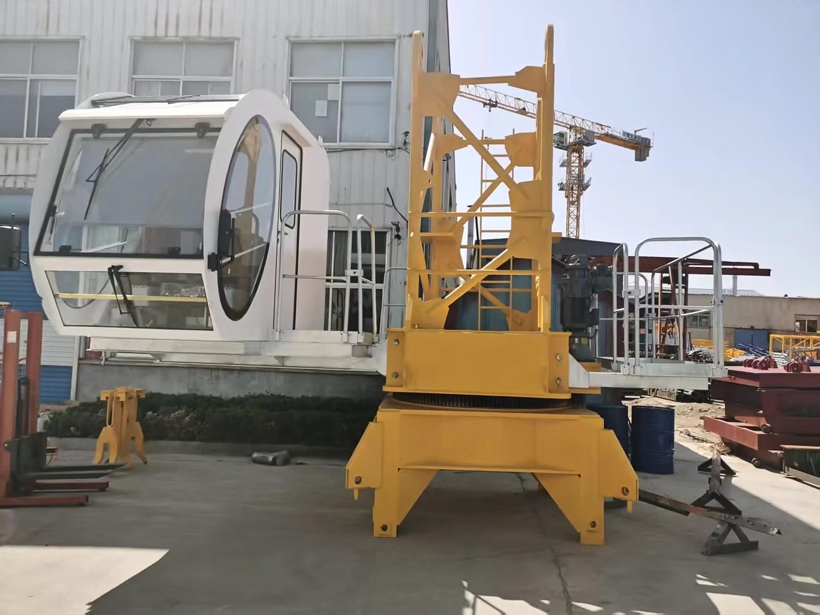 New China Brand 7526-16, 7530-18 and 7527-20 Flat-Top Tower Cranes