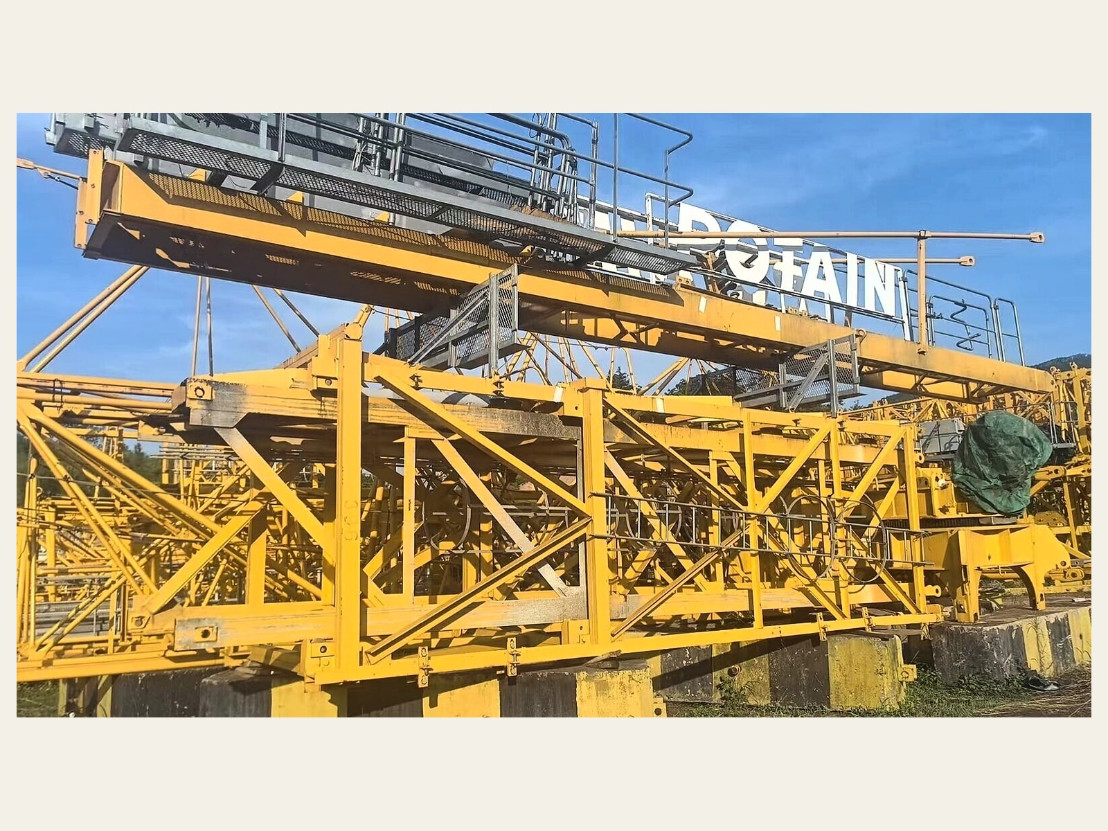Potain MCT 138 Flat-Top Tower Crane