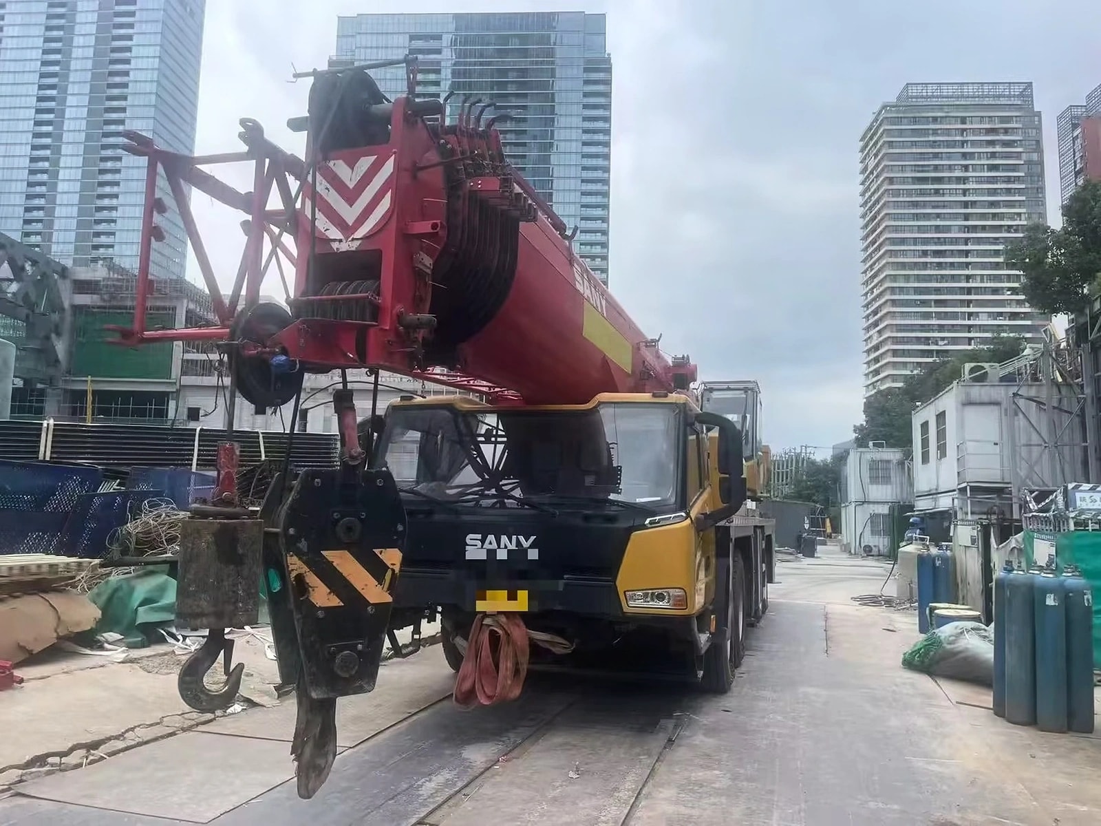Used SANY STC1000C7-8 100 Ton Truck Crane