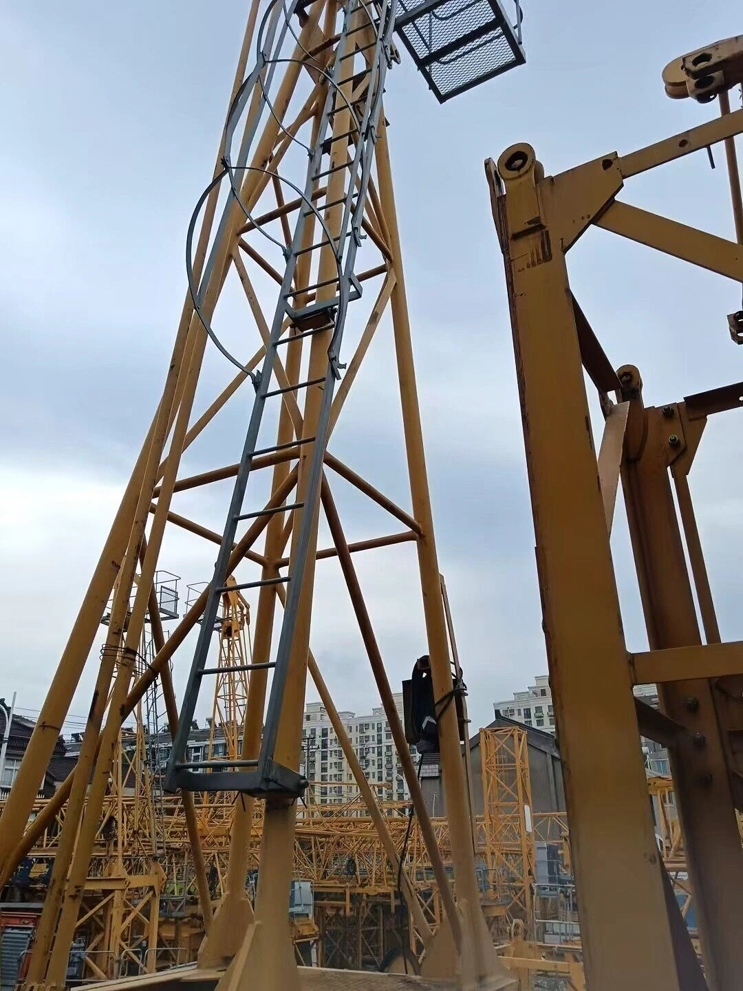 TIANYUN QTZ6016-10 Flat-Top Tower Crane 1