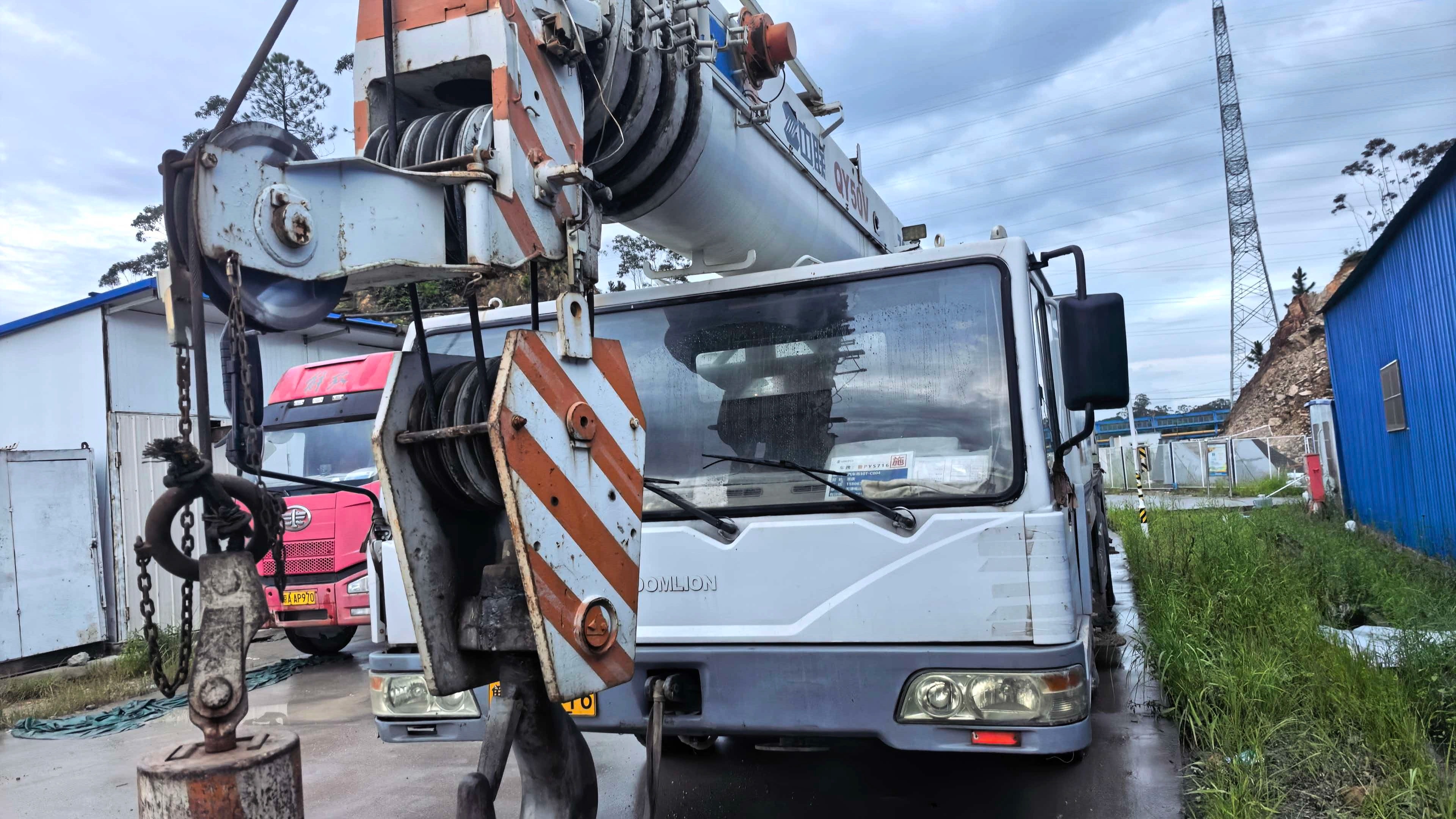 Used ZOOMLION QY50V5 50 Ton Truck Crane 1