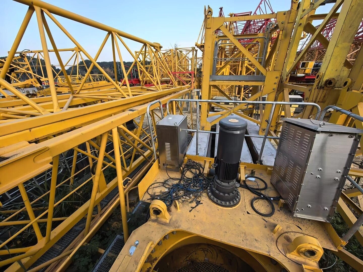 ZOOMLION R165-10RA Luffing Jib Tower Crane 1