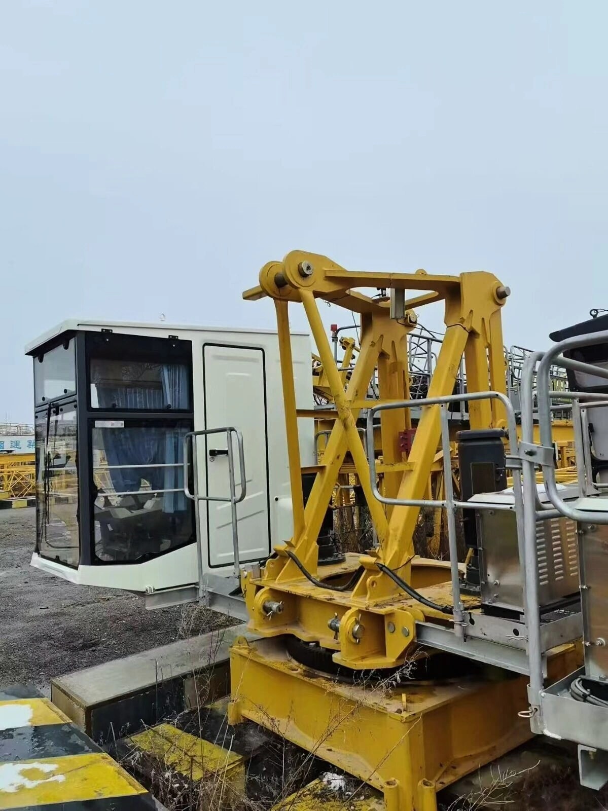 ZOOMLION WA6015-8A Flat-Top Tower Crane 1
