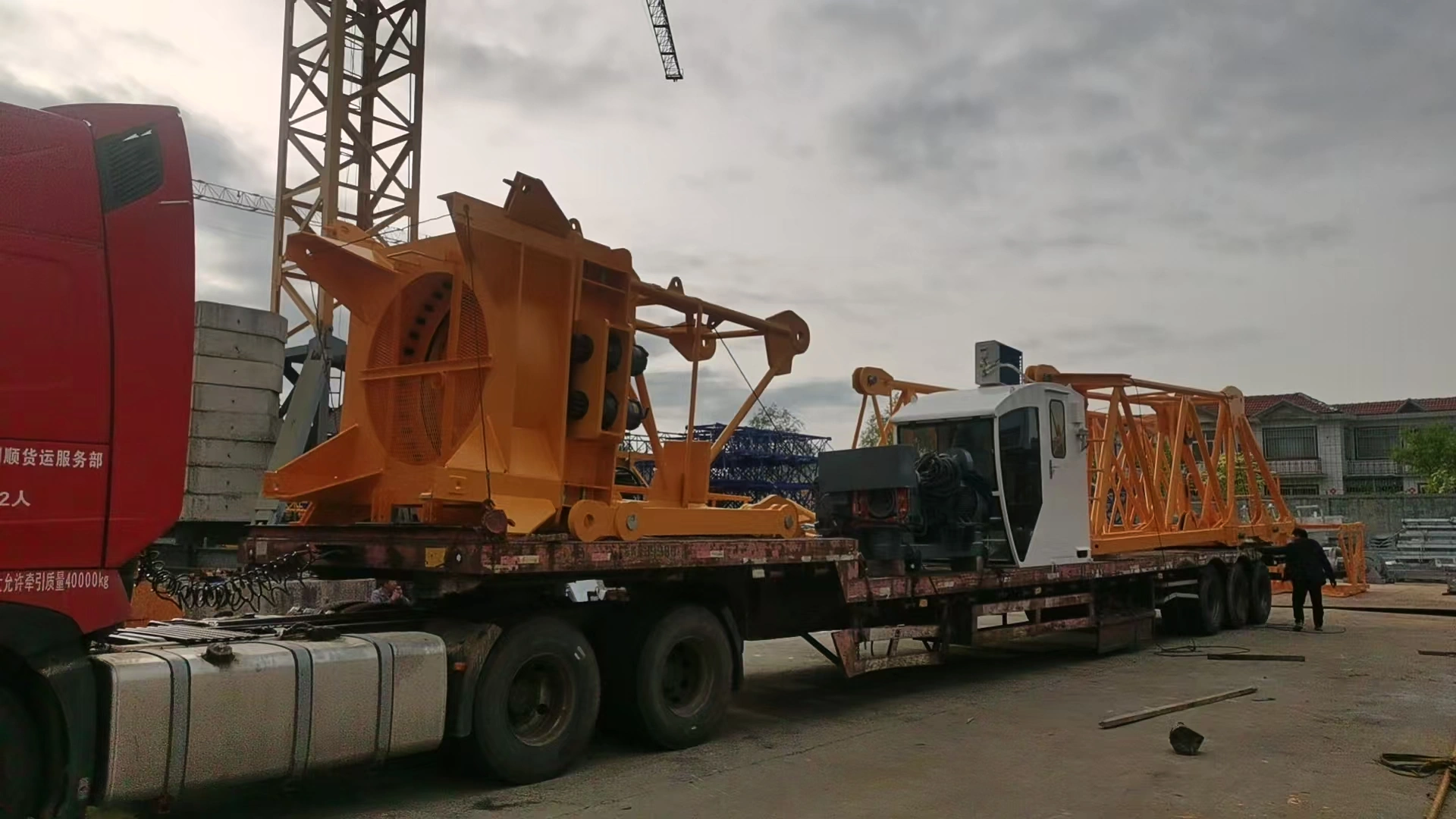New China-brand tower crane stock for final buying advice