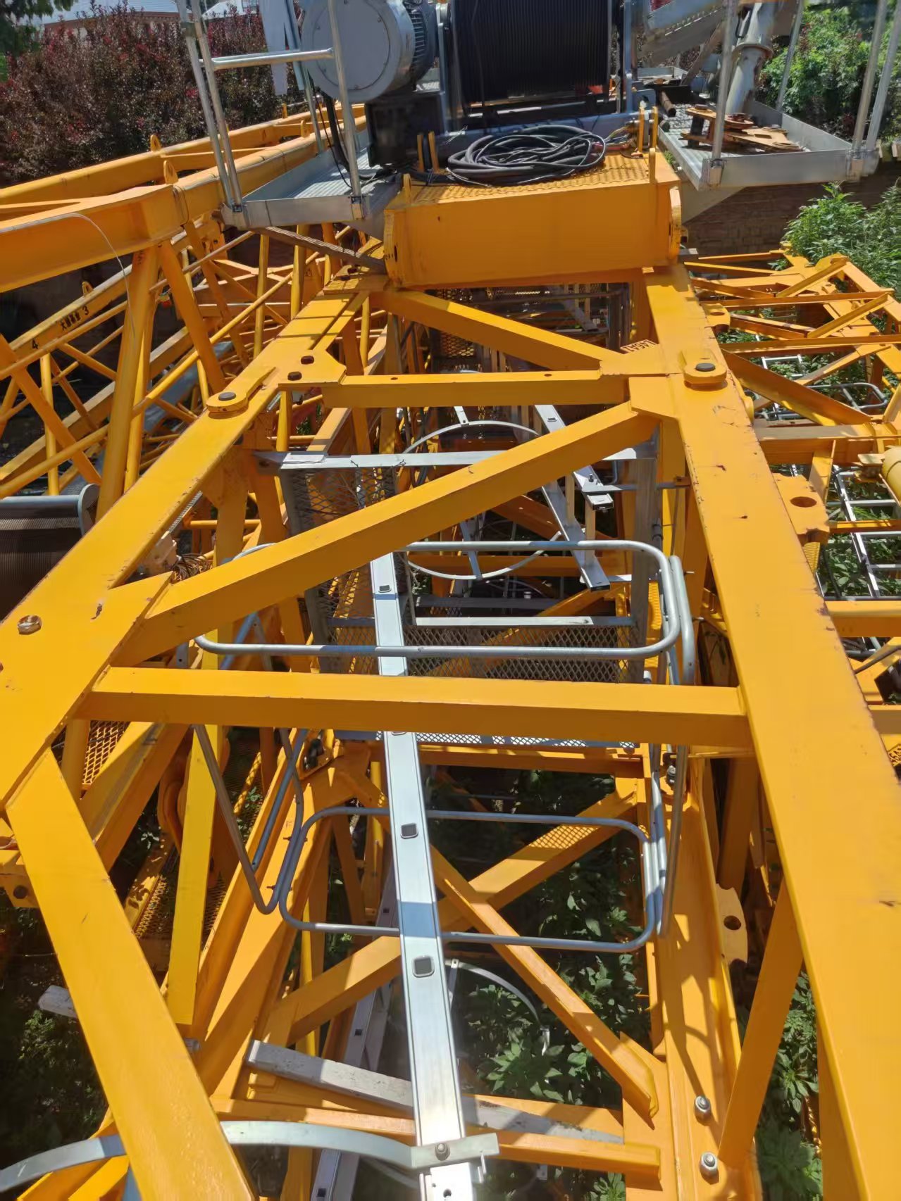 2020 Used DAHAN 6015-8 Flat-Top Tower Crane 4