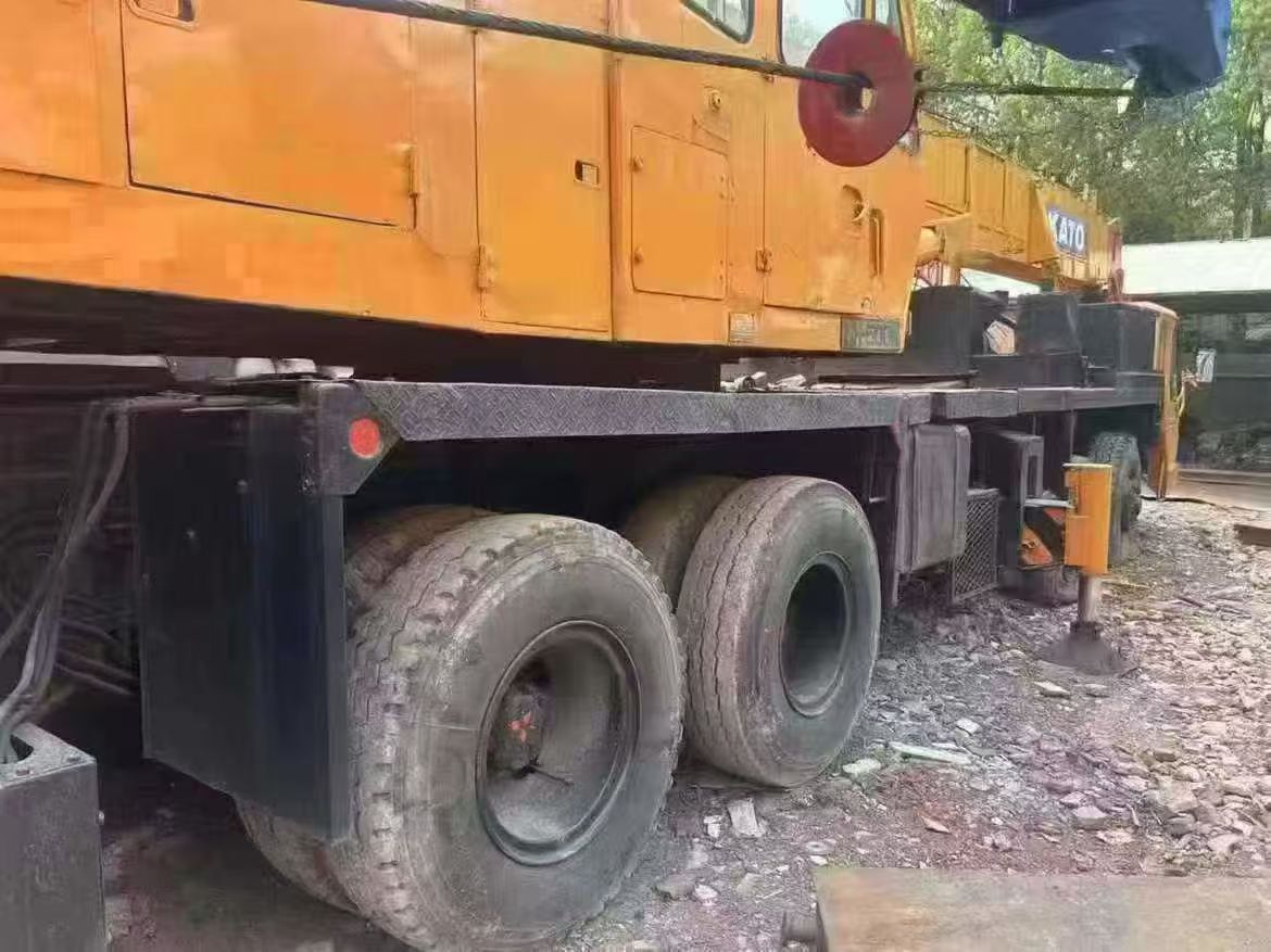 Used KATO 50 Ton Truck Crane 5