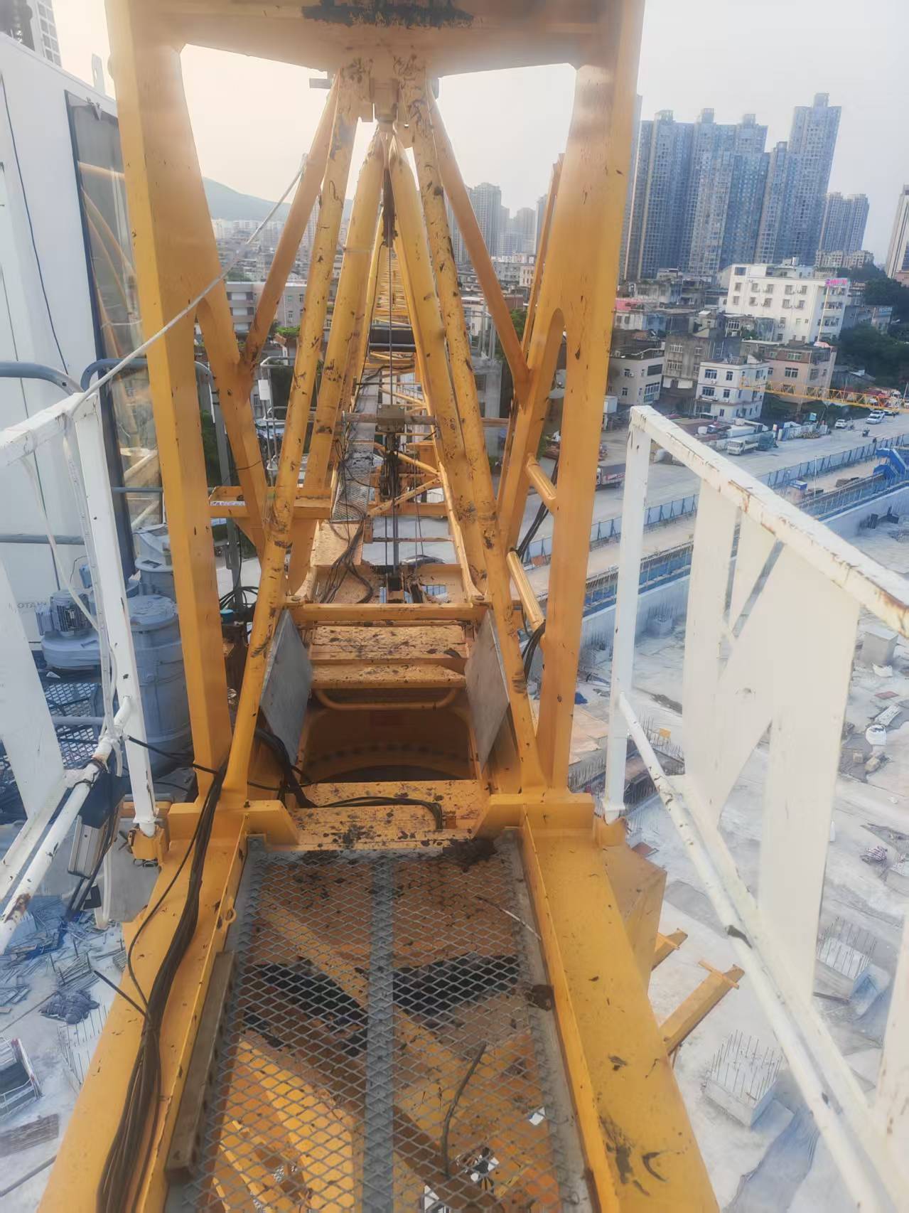 2020 Used Potain MCT188-J8 Flat-Top Tower Crane 2