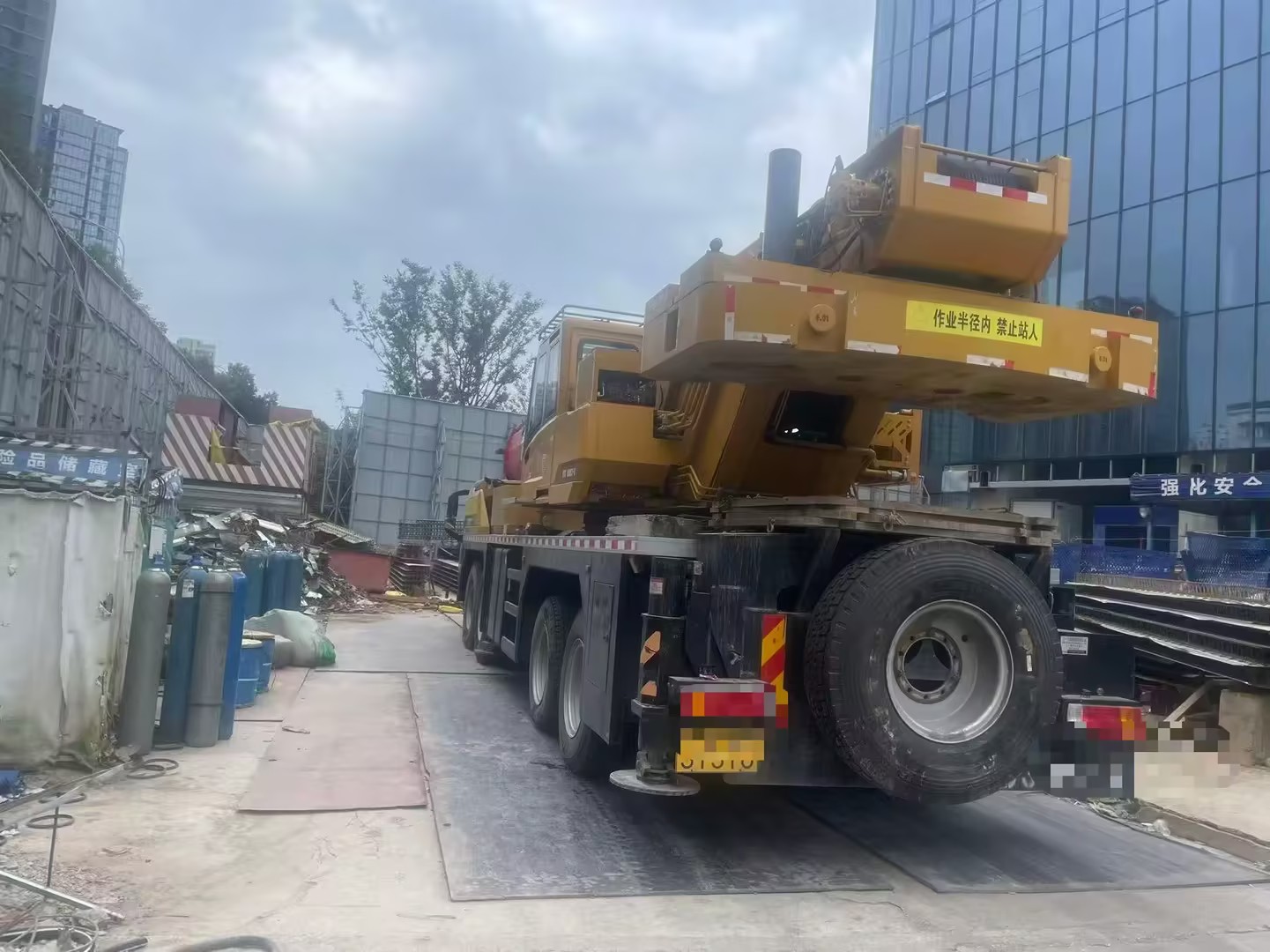 SANY truck crane photo for auction buying risk comparison