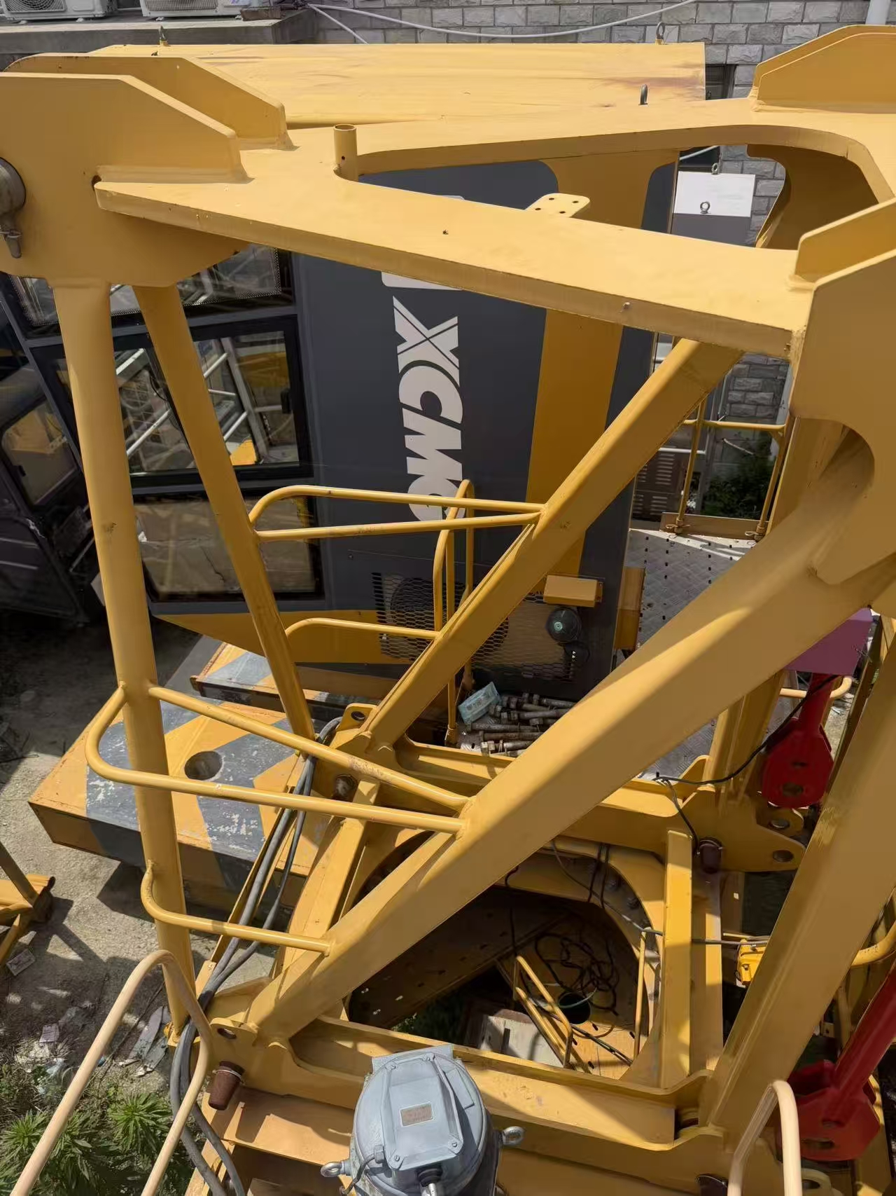 2021 Used XCMG 6515-10 Flat-Top Tower Crane 4