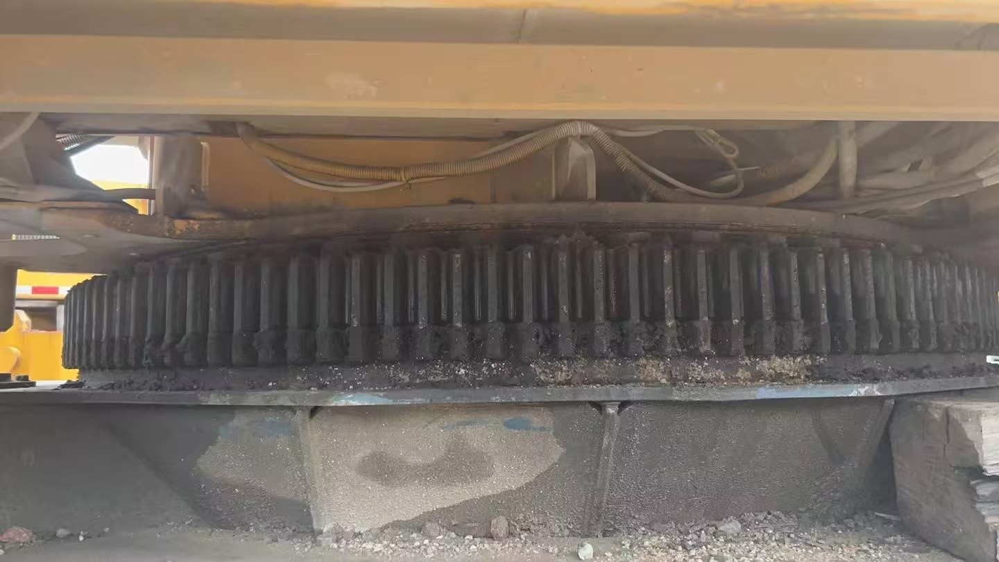 2010 Used XCMG 70KA Truck Crane 2