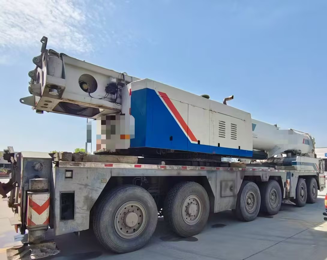 December 2009 Used ZOOMLION 220 Ton Truck Crane 2